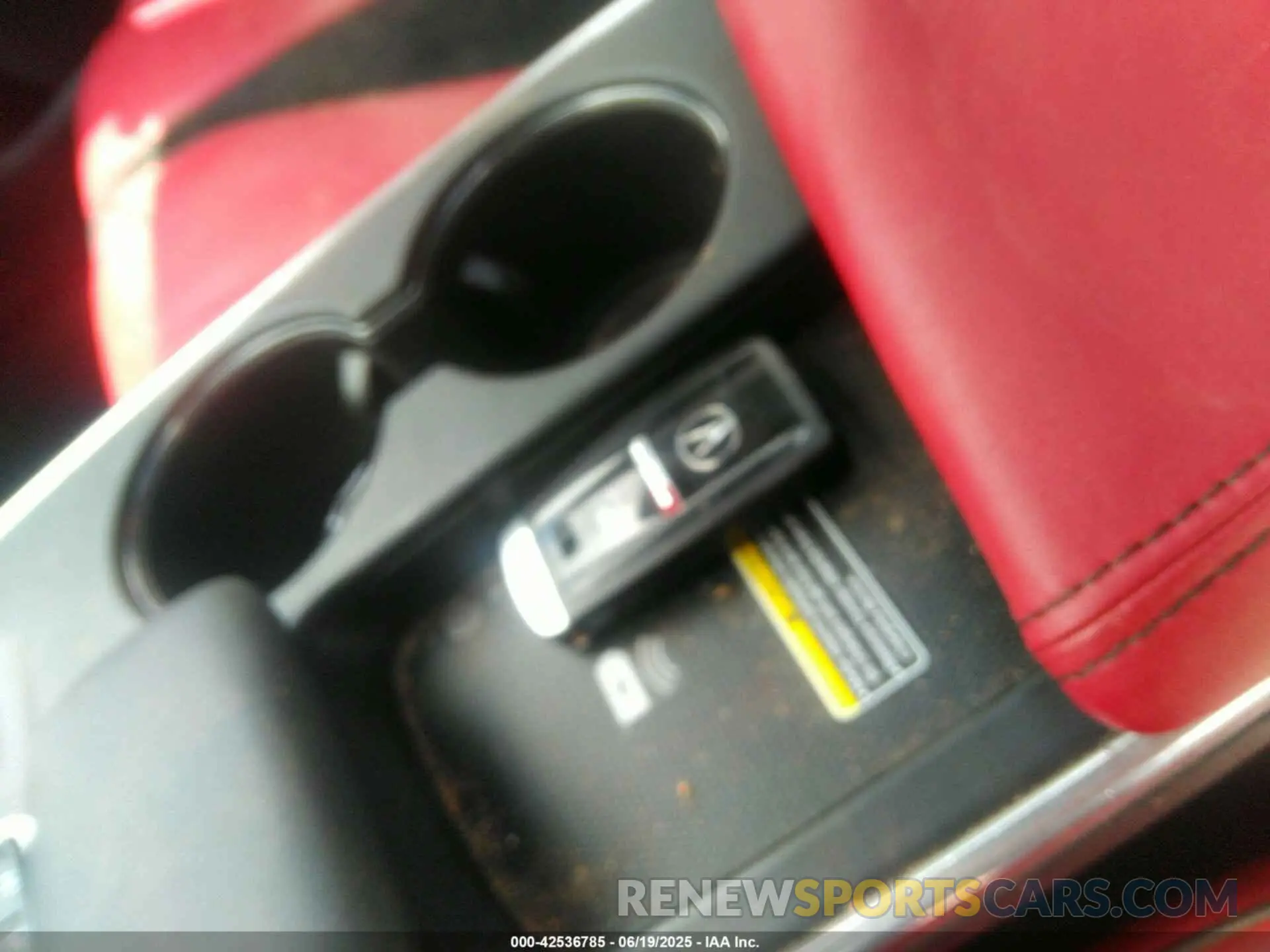 11 fotografías del automóvil dañado 19UUB7F94NA002279 ACURA TLX 2022