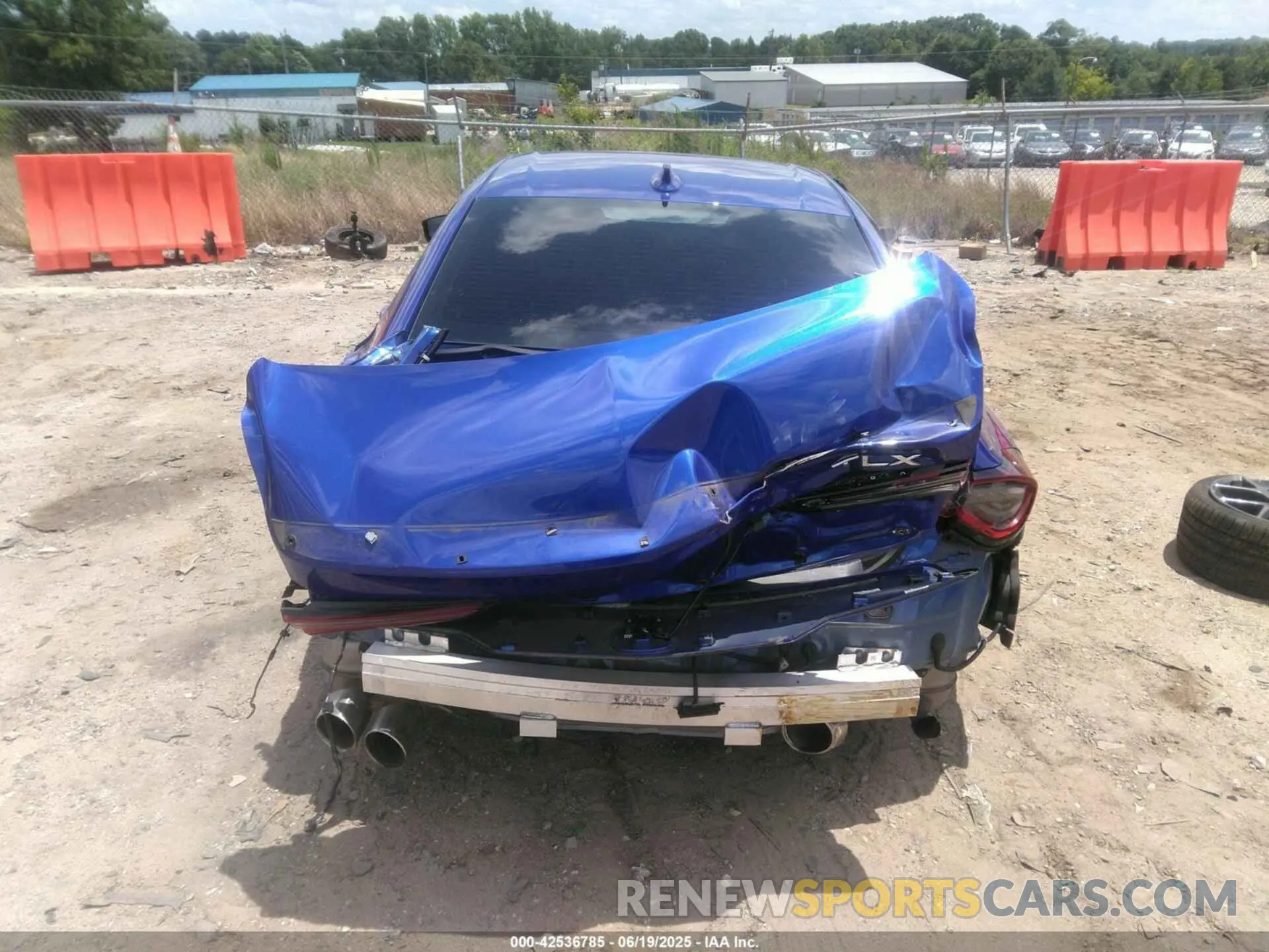 16 fotografías del automóvil dañado 19UUB7F94NA002279 ACURA TLX 2022