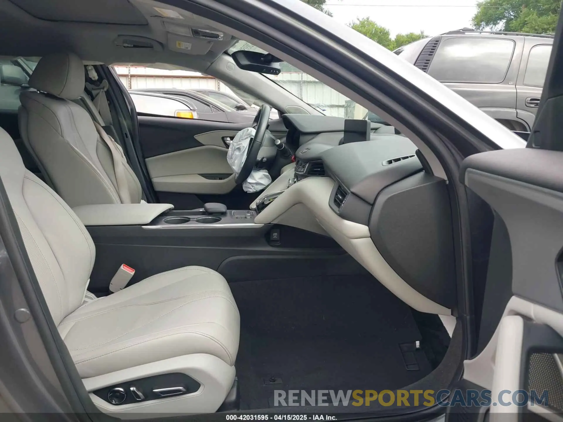 5 fotografías del automóvil dañado 19UUB5F46PA002750 ACURA TLX 2023