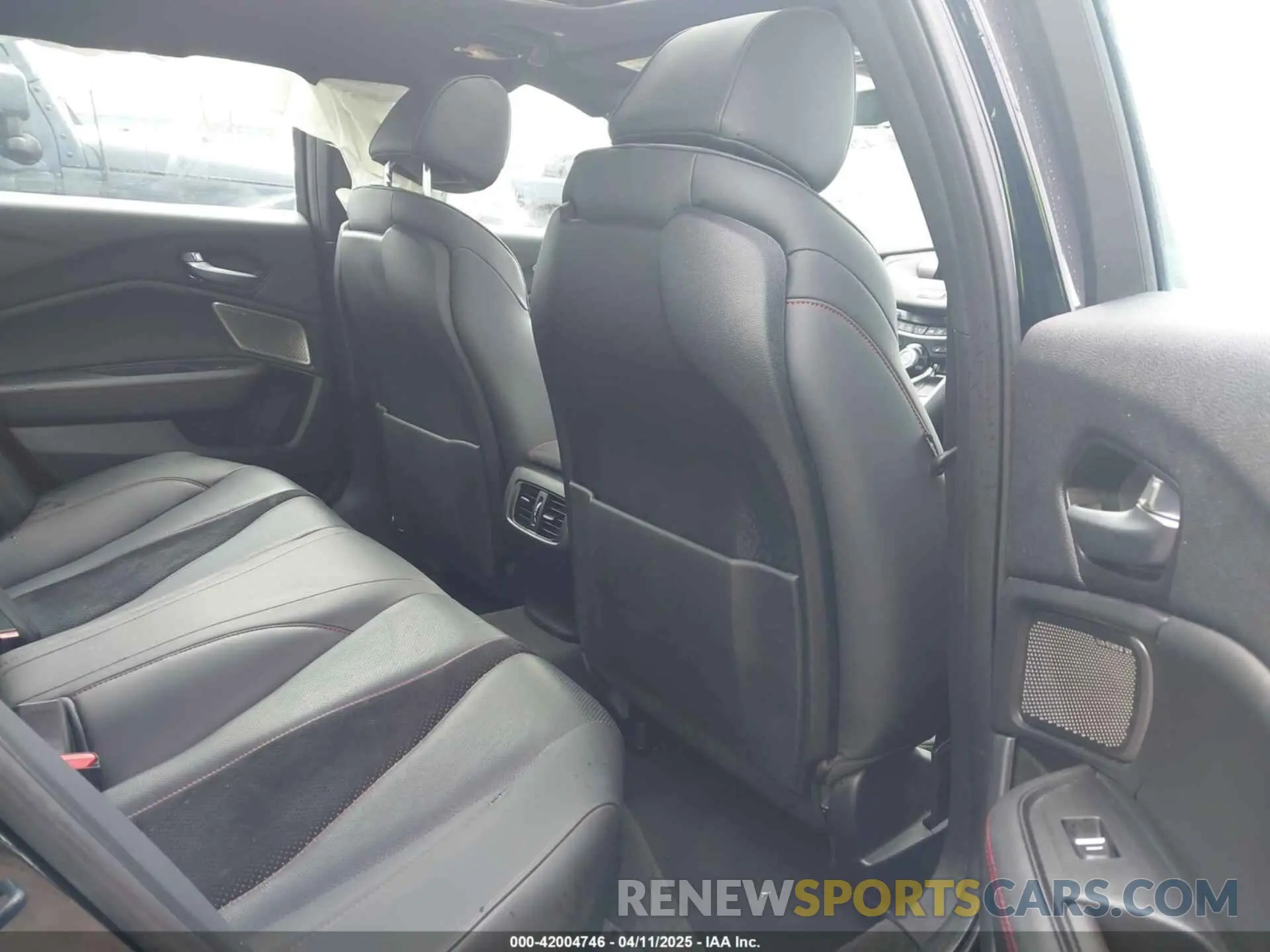 8 fotografías del automóvil dañado 19UUB6F51PA000192 ACURA TLX 2023