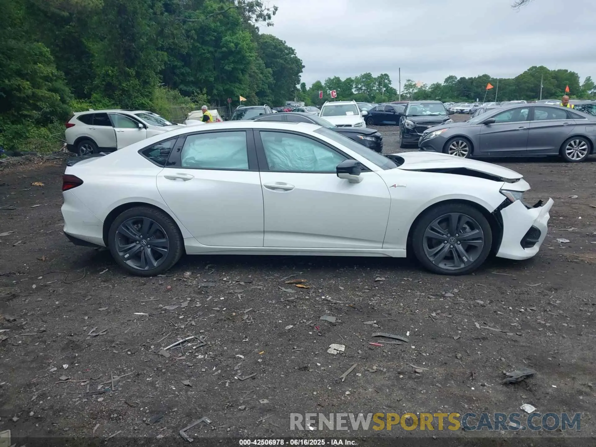 13 fotografías del automóvil dañado 19UUB6F57PA005591 ACURA TLX 2023