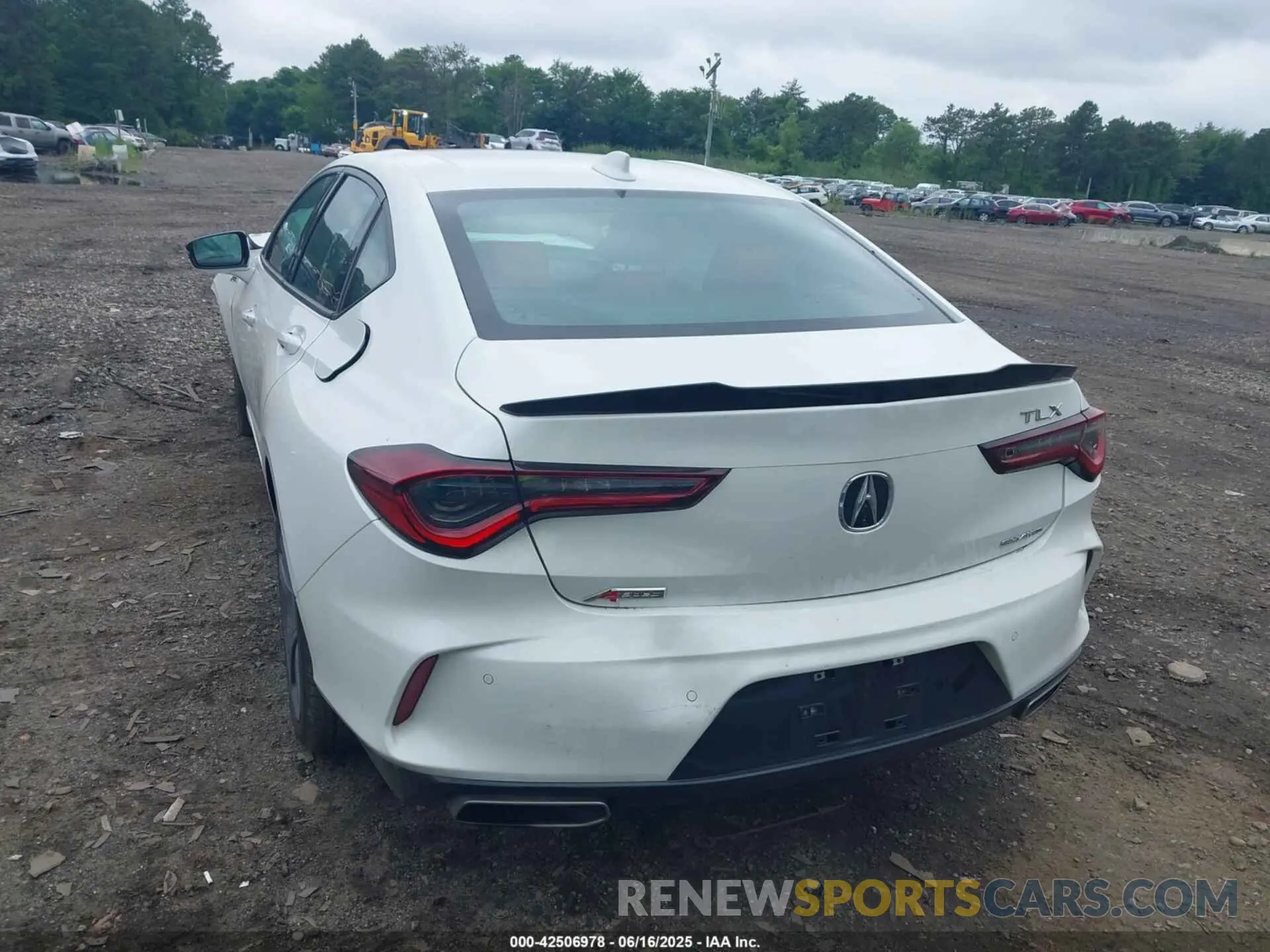 16 fotografías del automóvil dañado 19UUB6F57PA005591 ACURA TLX 2023
