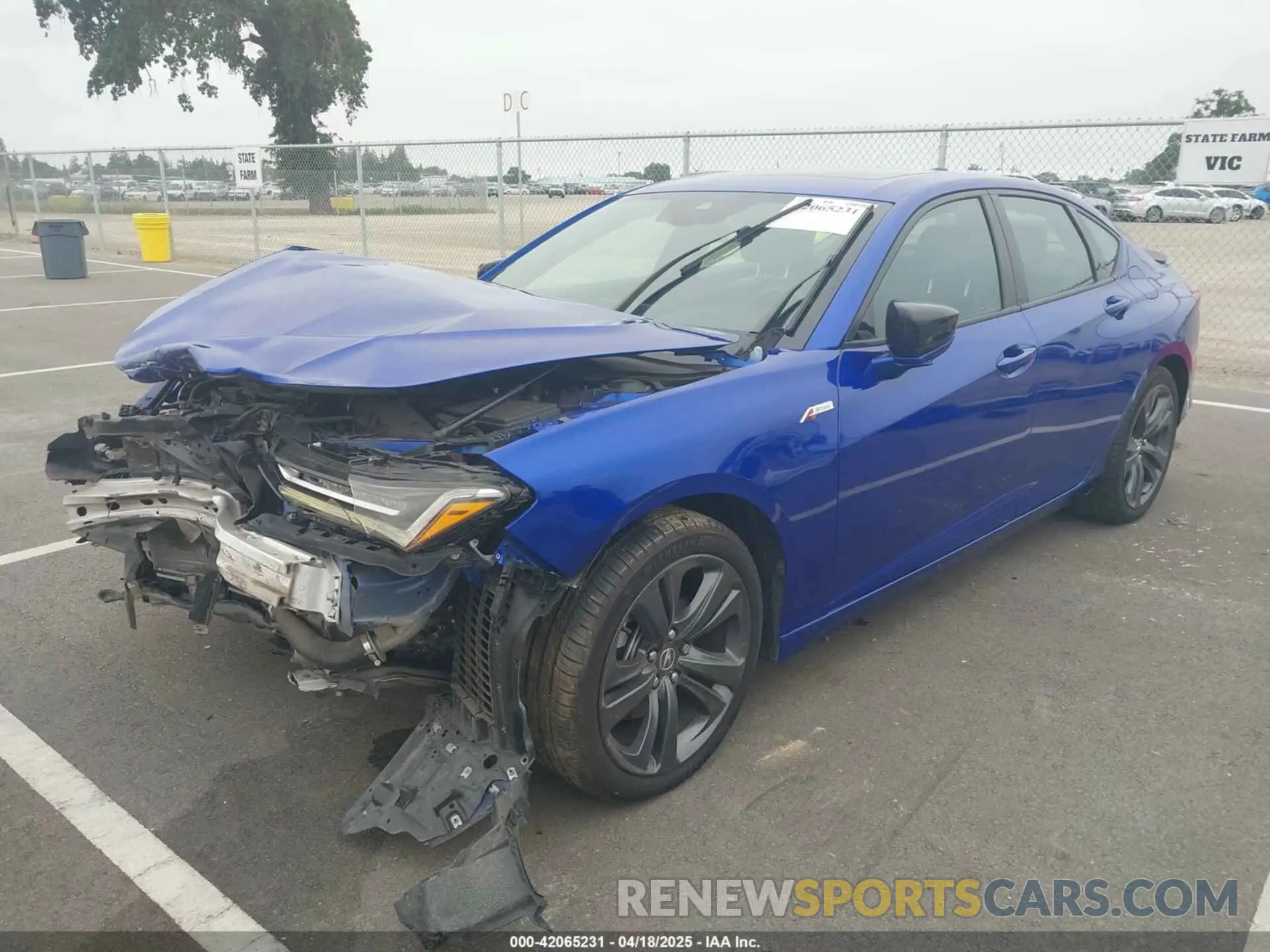 2 fotografías del automóvil dañado 19UUB6F58PA004255 ACURA TLX 2023