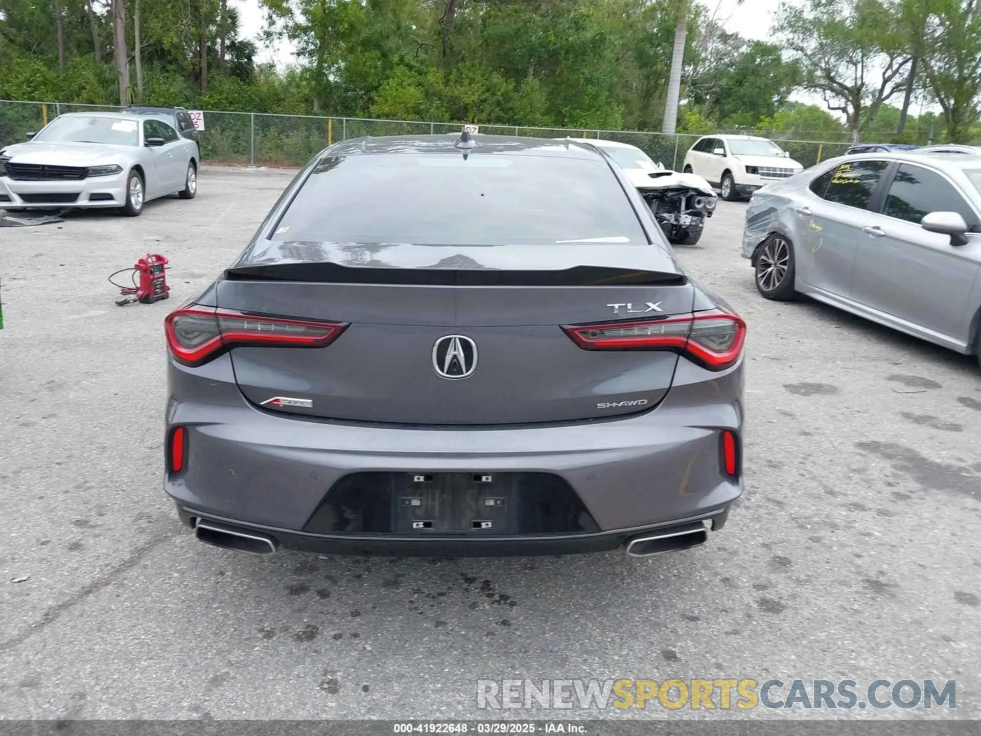 15 fotografías del automóvil dañado 19UUB6F58PA006068 ACURA TLX 2023