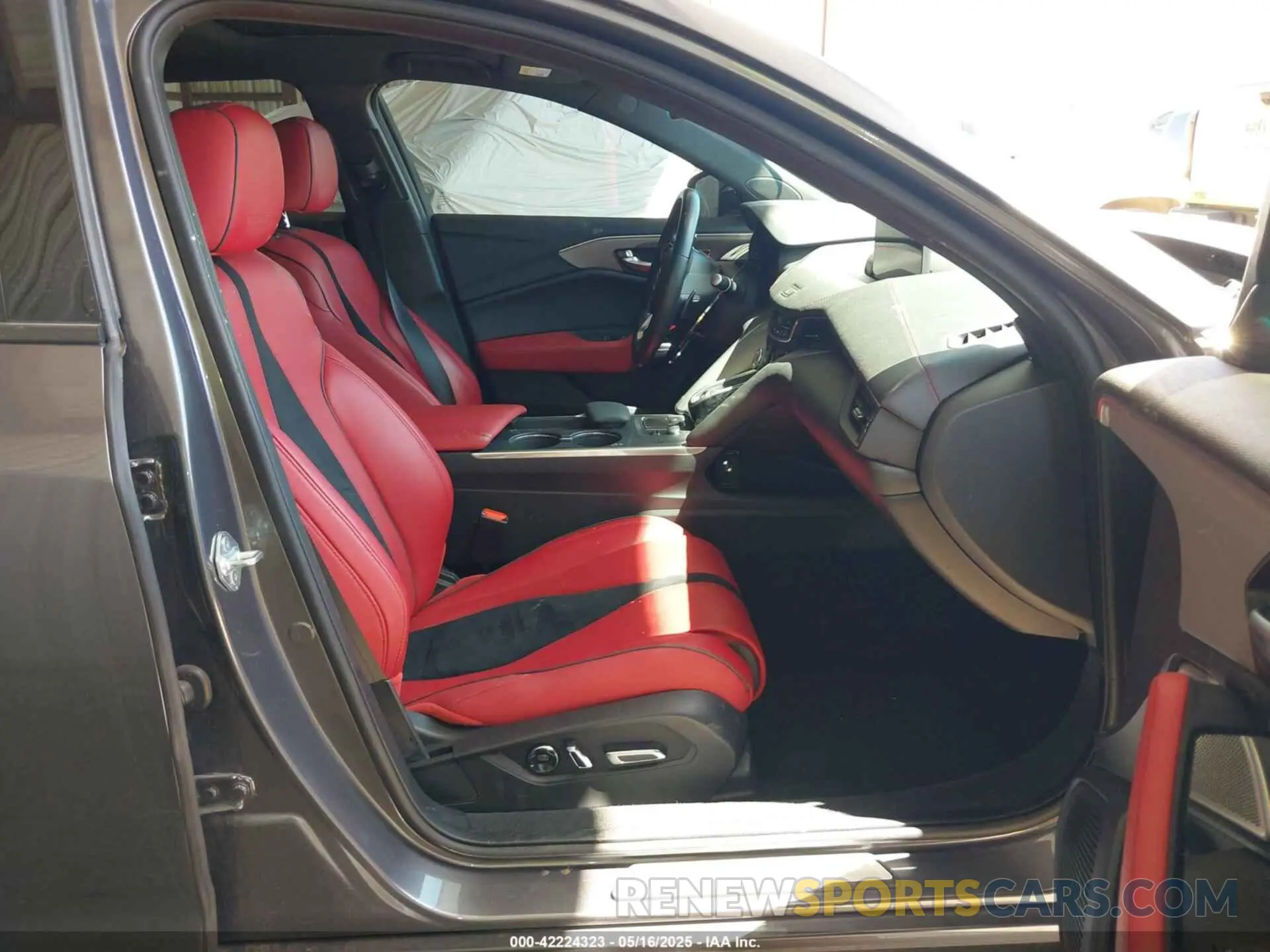 5 fotografías del automóvil dañado 19UUB7F01PA001899 ACURA TLX 2023