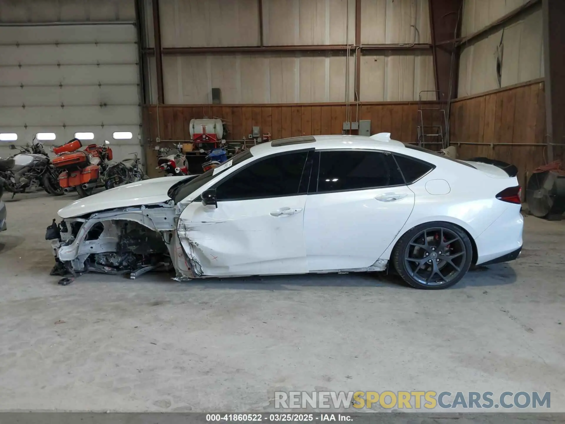 14 fotografías del automóvil dañado 19UUB7F95PA002147 ACURA TLX 2023