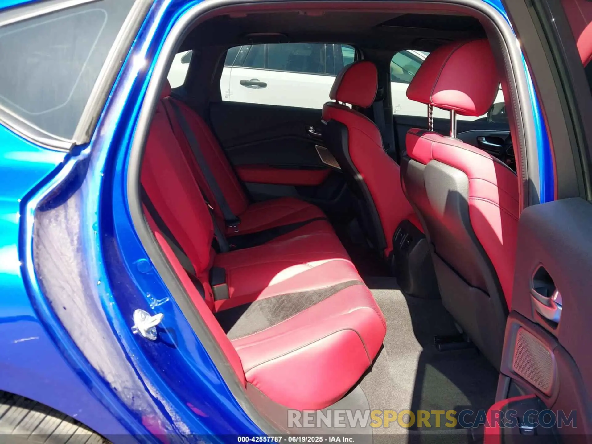 8 fotografías del automóvil dañado 19UUB7F98PA001395 ACURA TLX 2023