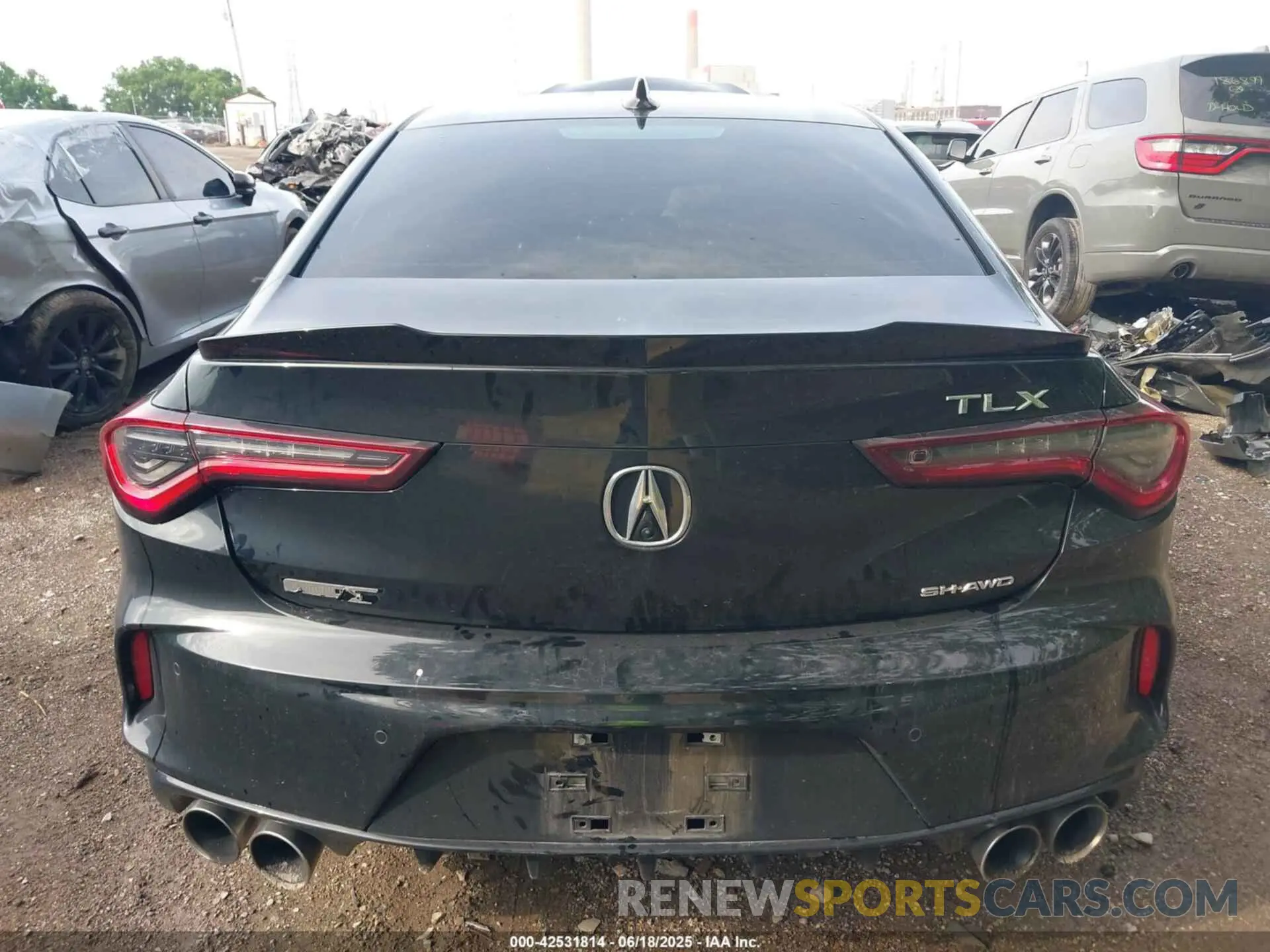 16 fotografías del automóvil dañado 19UUB7F9XPA001690 ACURA TLX 2023
