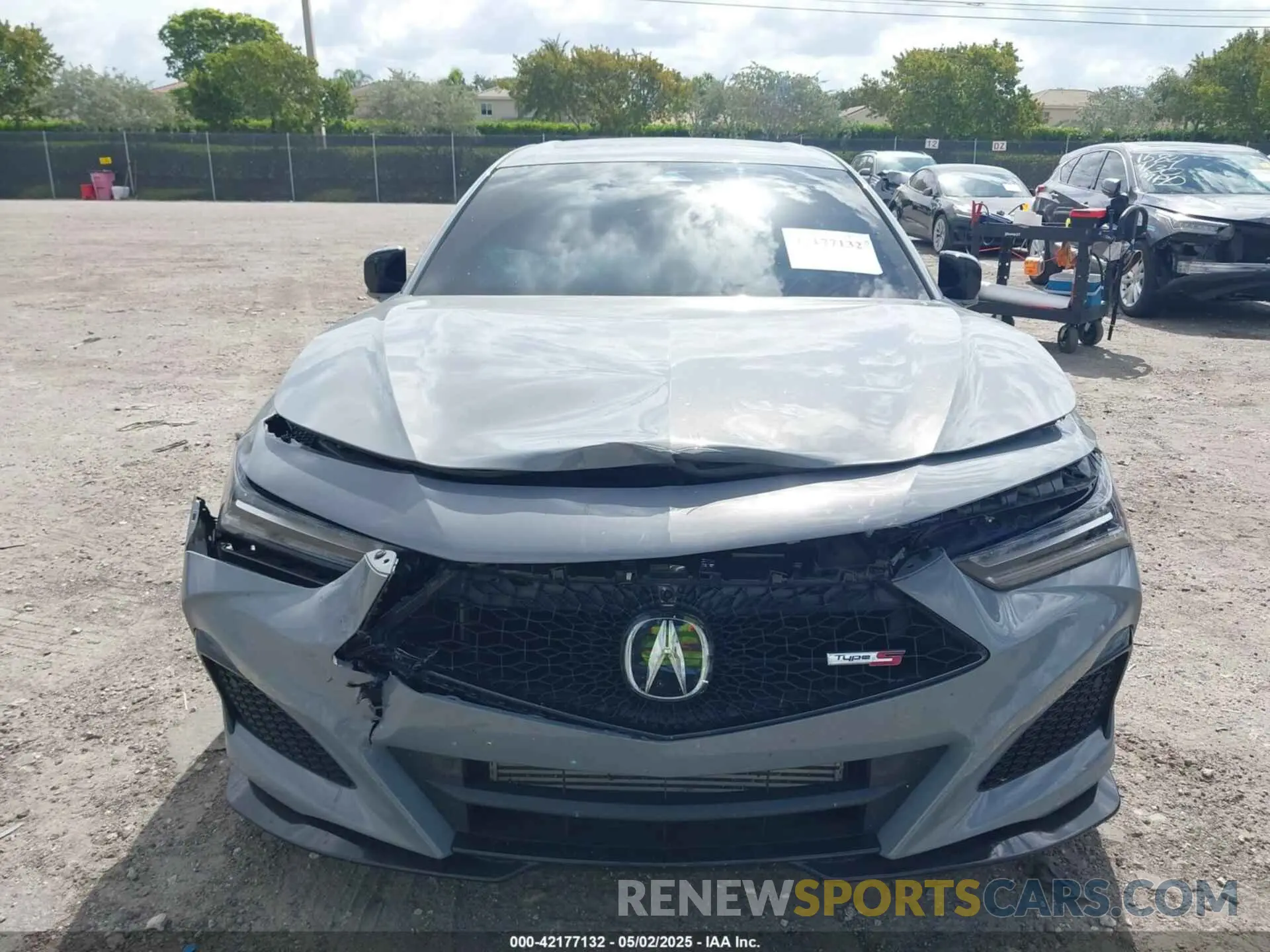 11 fotografías del automóvil dañado 19UUB7F08RA000445 ACURA TLX 2024