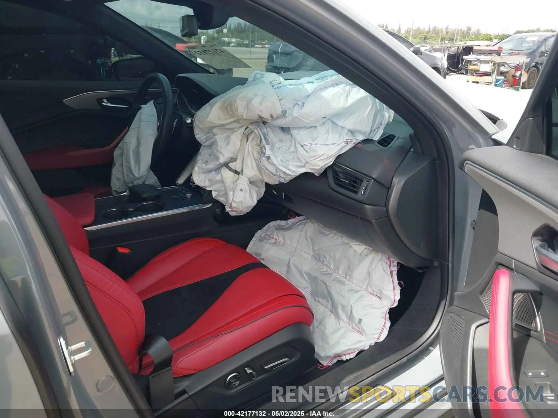 5 fotografías del automóvil dañado 19UUB7F08RA000445 ACURA TLX 2024