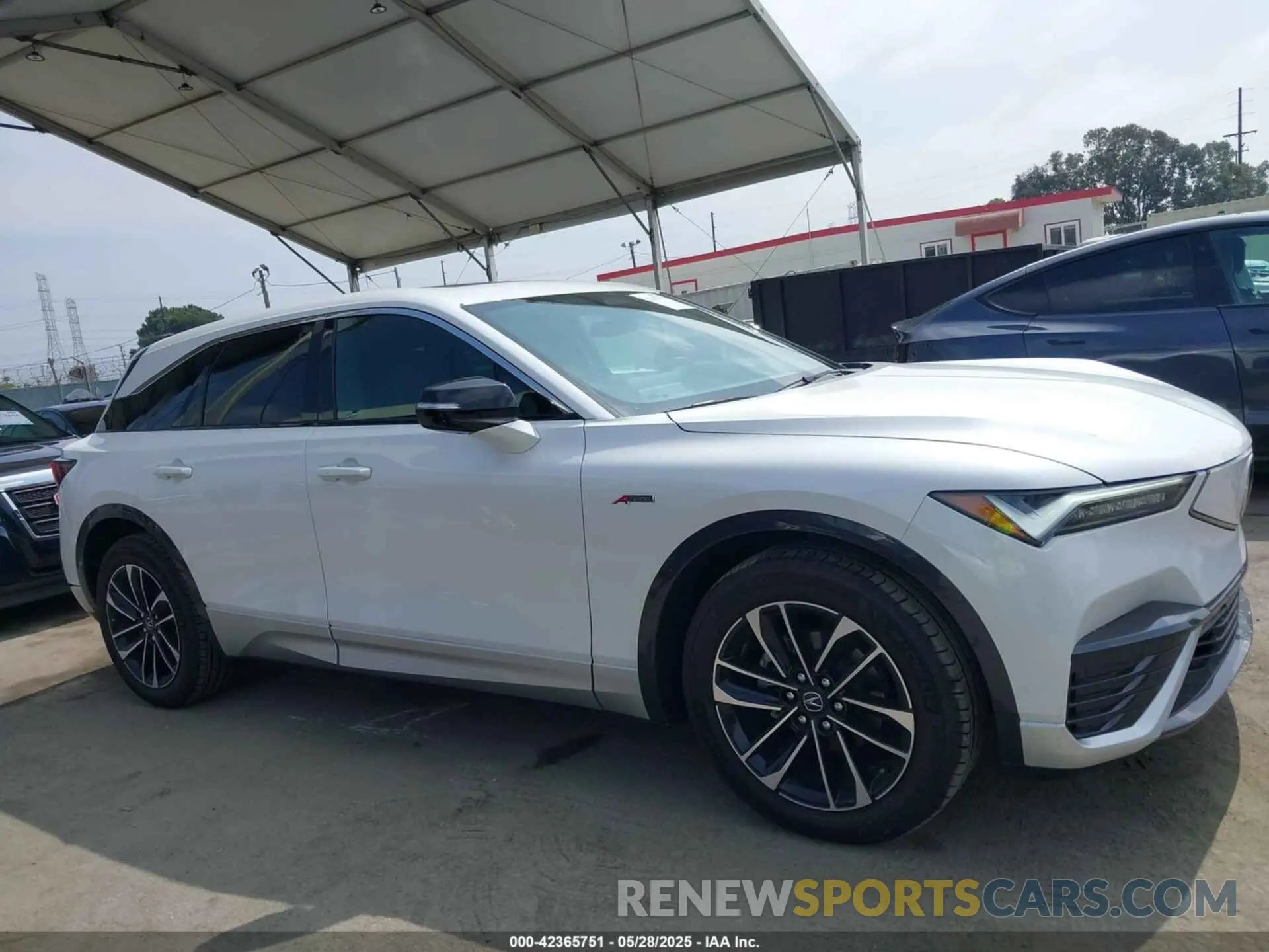 13 fotografías del automóvil dañado 4W5KHMRK8RZ519144 ACURA ZDX 2024