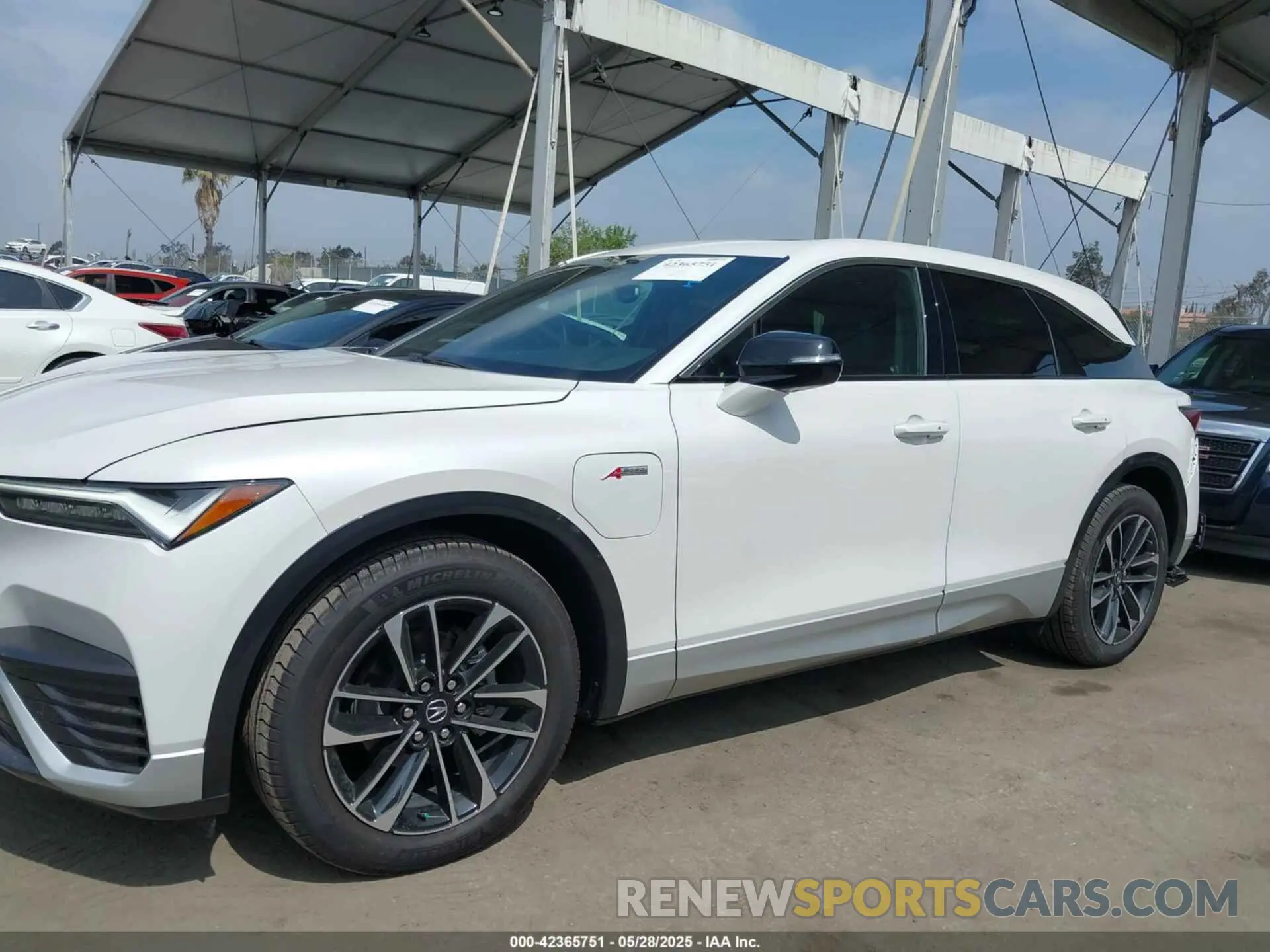 14 fotografías del automóvil dañado 4W5KHMRK8RZ519144 ACURA ZDX 2024