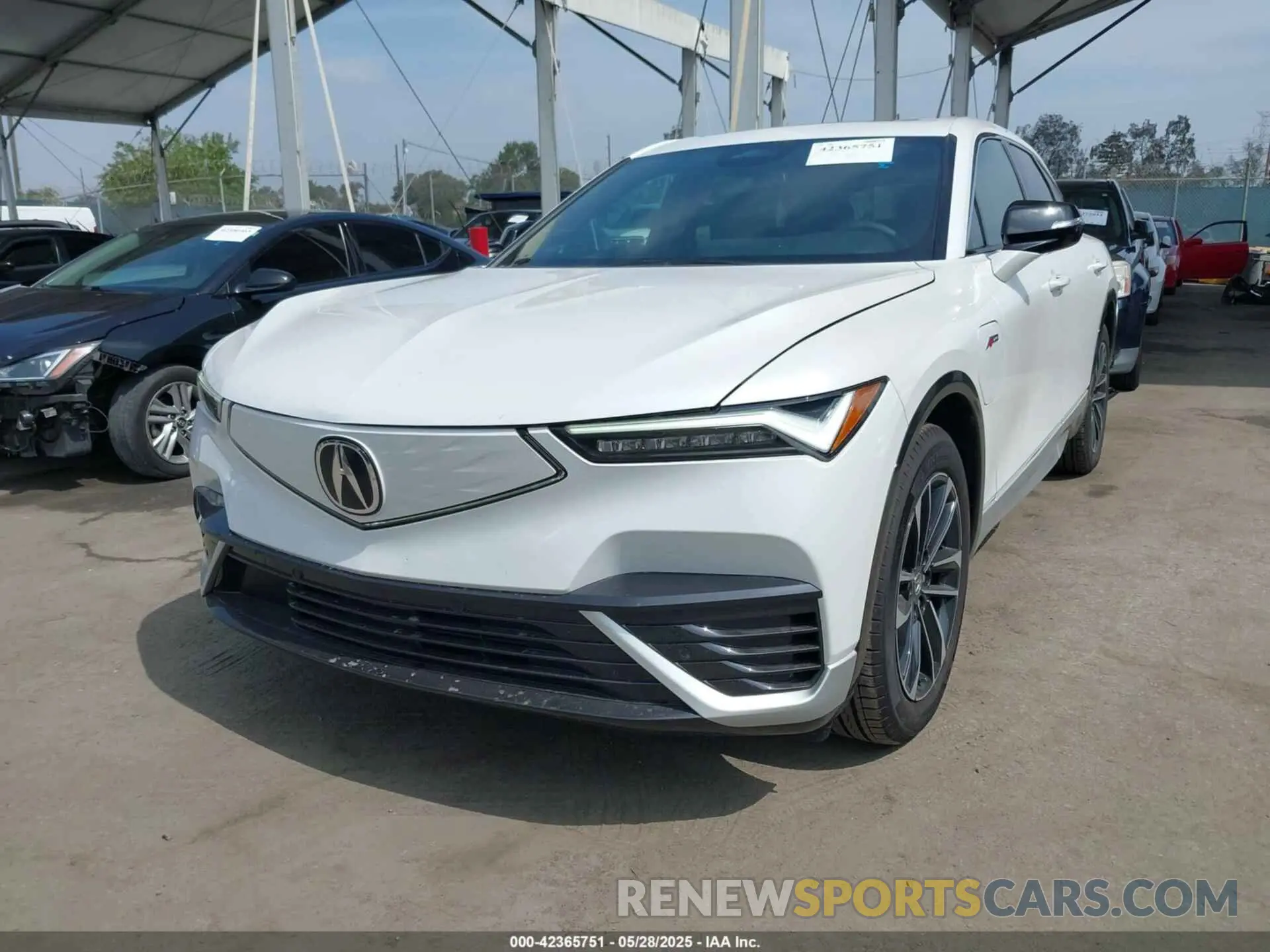 2 fotografías del automóvil dañado 4W5KHMRK8RZ519144 ACURA ZDX 2024