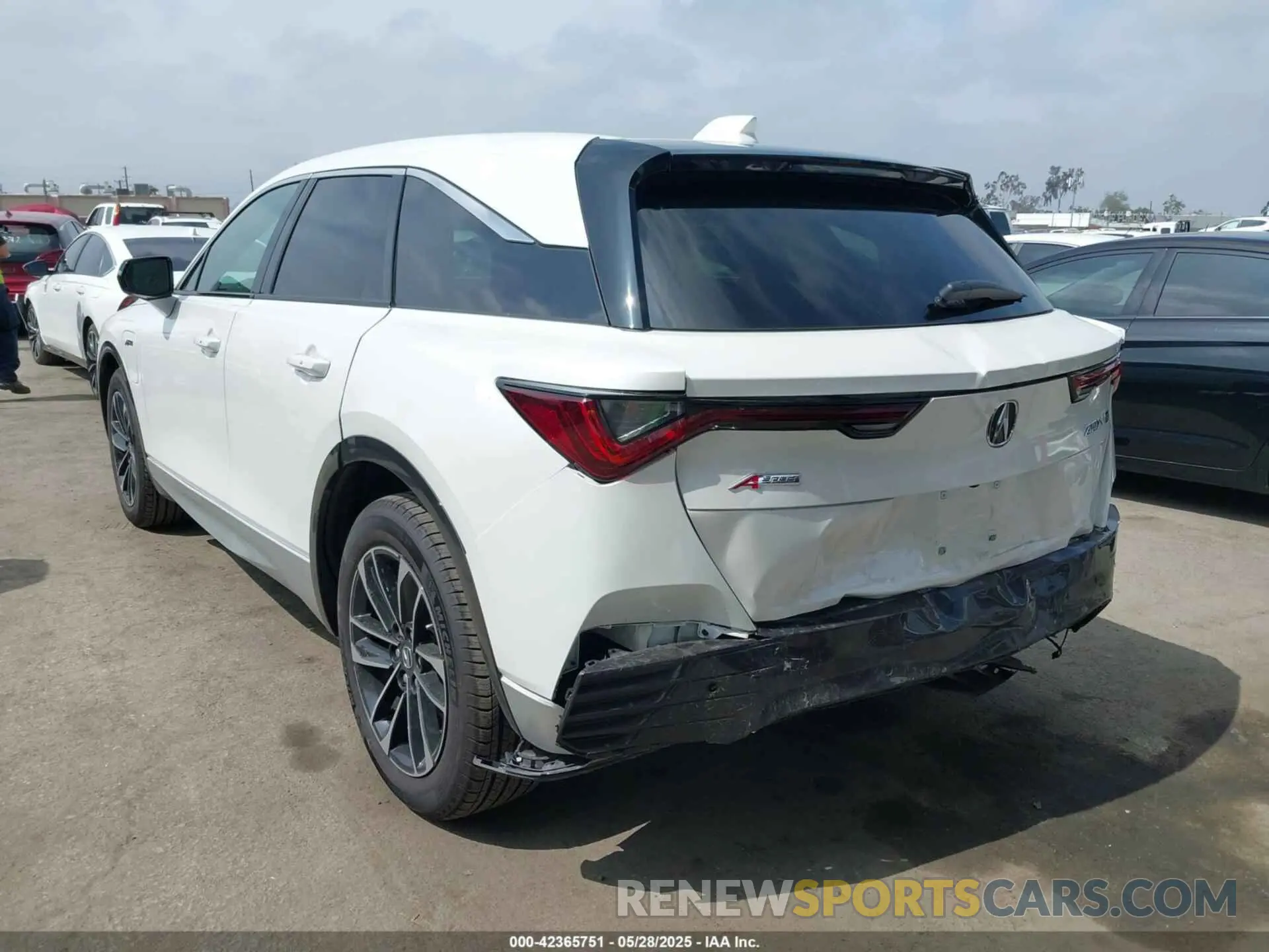 3 fotografías del automóvil dañado 4W5KHMRK8RZ519144 ACURA ZDX 2024