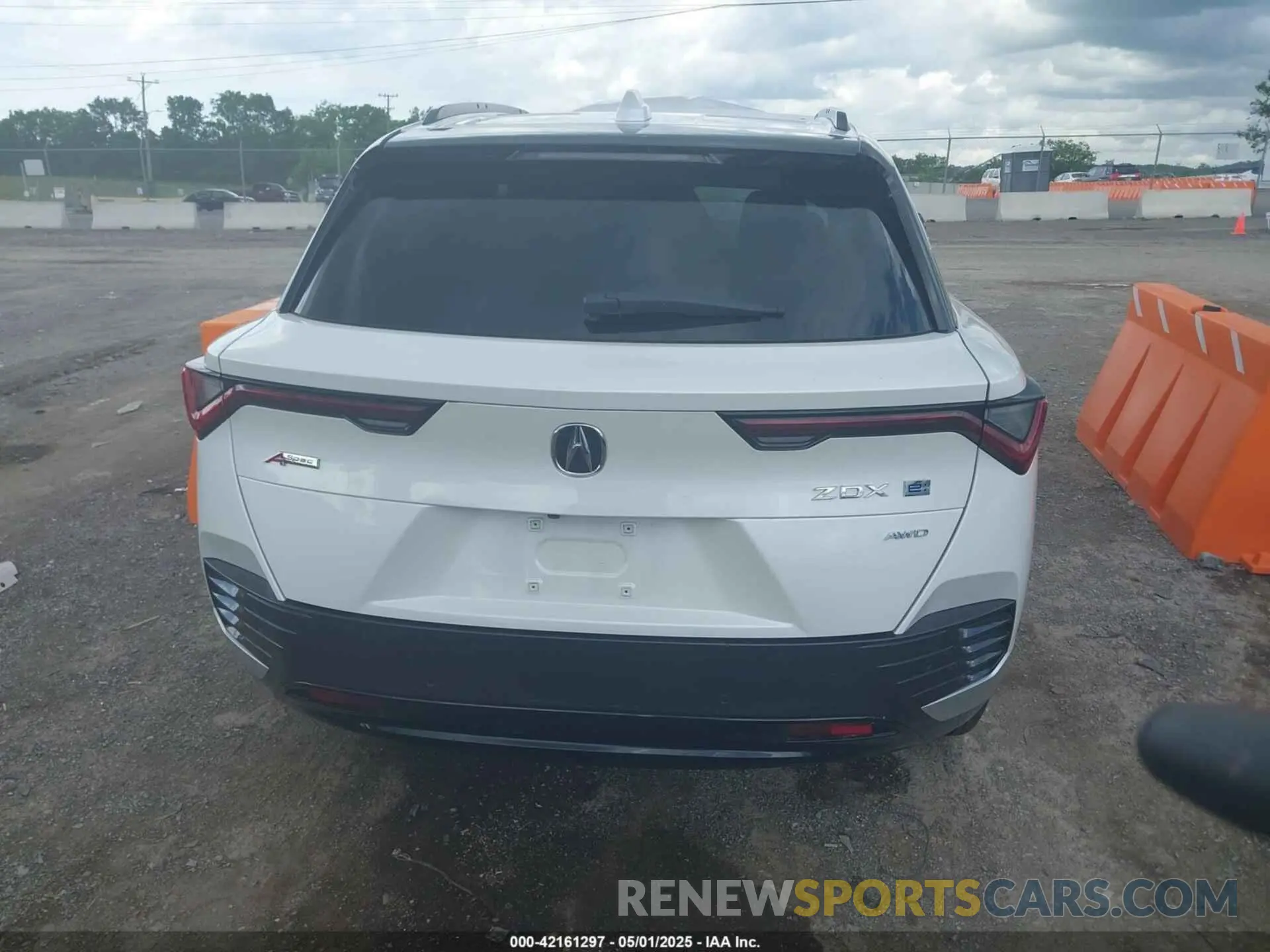 16 fotografías del automóvil dañado 4W5KHNRL8RZ515576 ACURA ZDX 2024