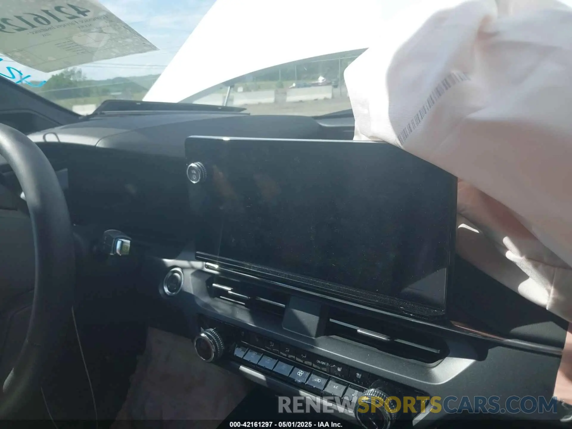 17 fotografías del automóvil dañado 4W5KHNRL8RZ515576 ACURA ZDX 2024