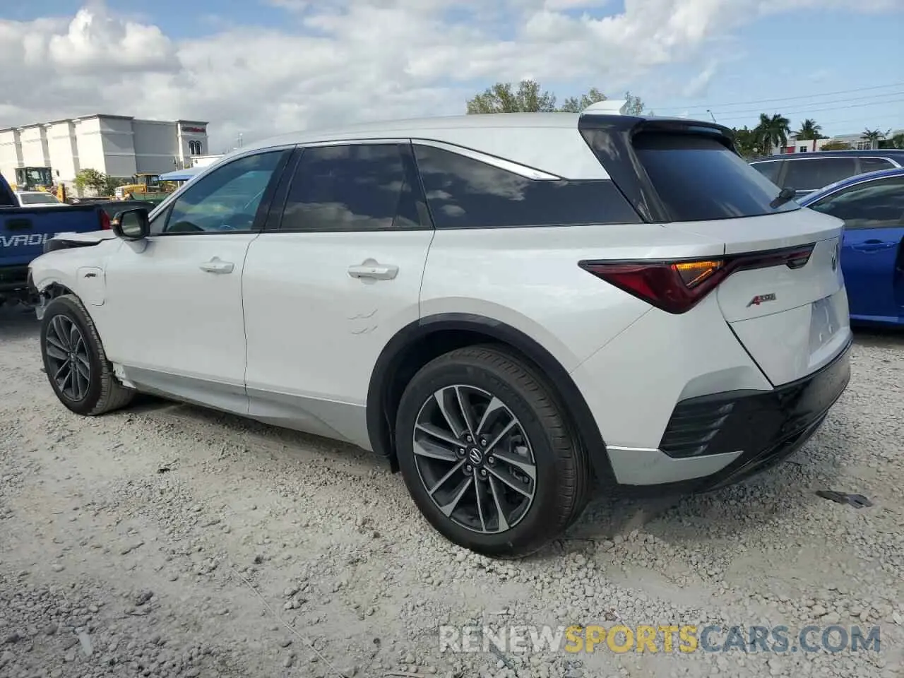 2 fotografías del automóvil dañado 4W5KHMRK1RZ517512 ACURA ZDX A-SPEC 2024