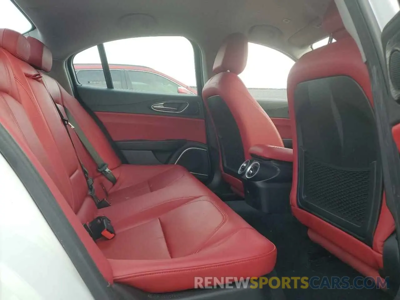 10 fotografías del automóvil dañado ZARFAMAN3K7602593 ALFA ROMEO GIULIA 2019