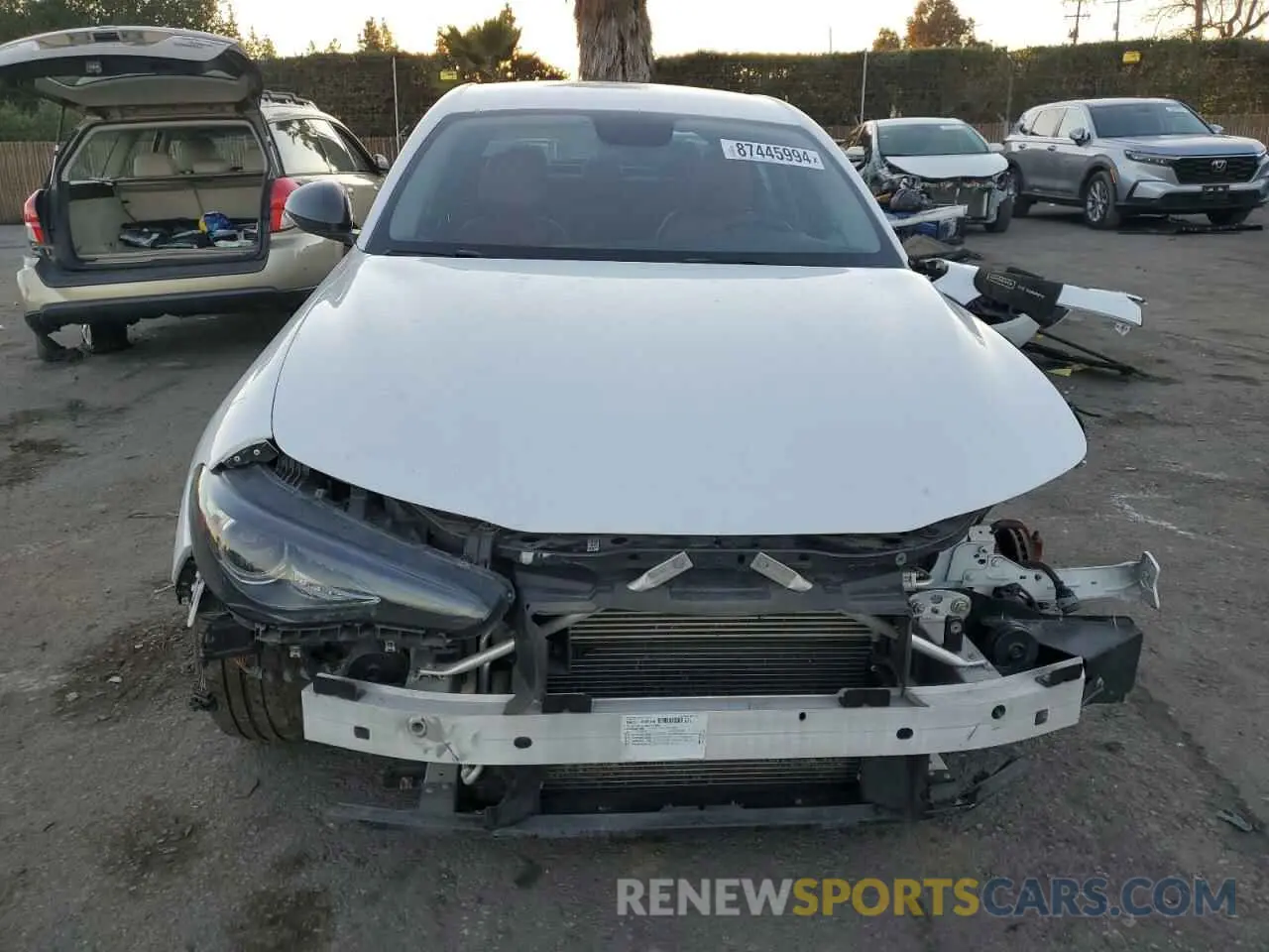 5 fotografías del automóvil dañado ZARFAMAN3K7613786 ALFA ROMEO GIULIA 2019