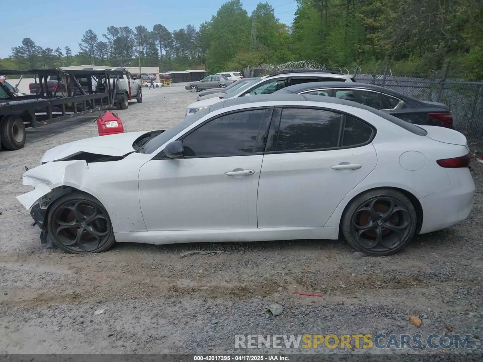 14 fotografías del automóvil dañado ZARFAMAN3K7622360 ALFA ROMEO GIULIA 2019