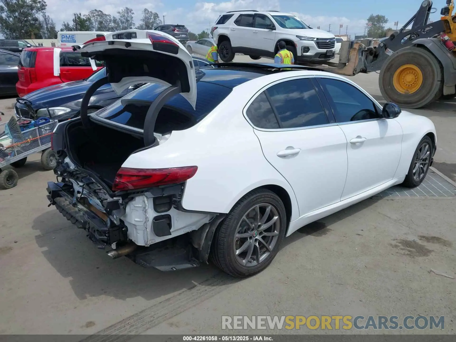 4 fotografías del automóvil dañado ZARFAMAN5K7612770 ALFA ROMEO GIULIA 2019