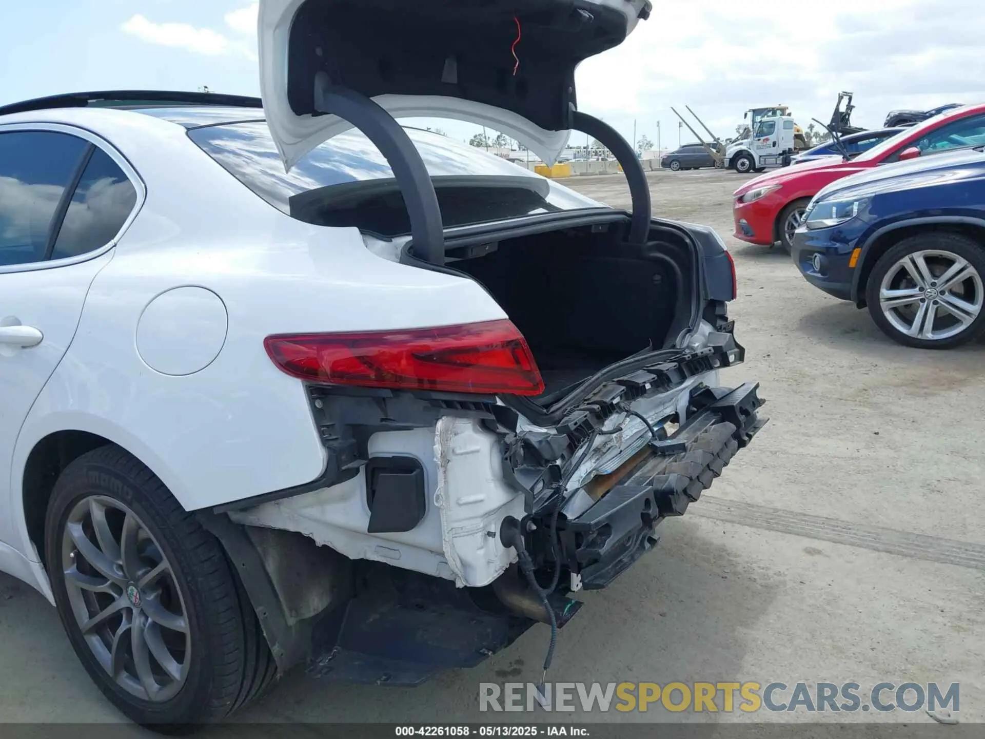 6 fotografías del automóvil dañado ZARFAMAN5K7612770 ALFA ROMEO GIULIA 2019