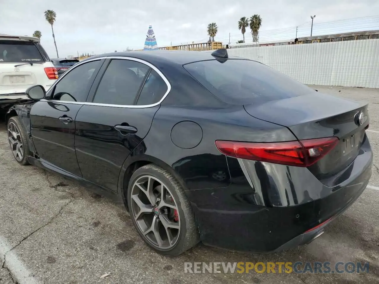 2 fotografías del automóvil dañado ZARFAMAN8K7598380 ALFA ROMEO GIULIA 2019