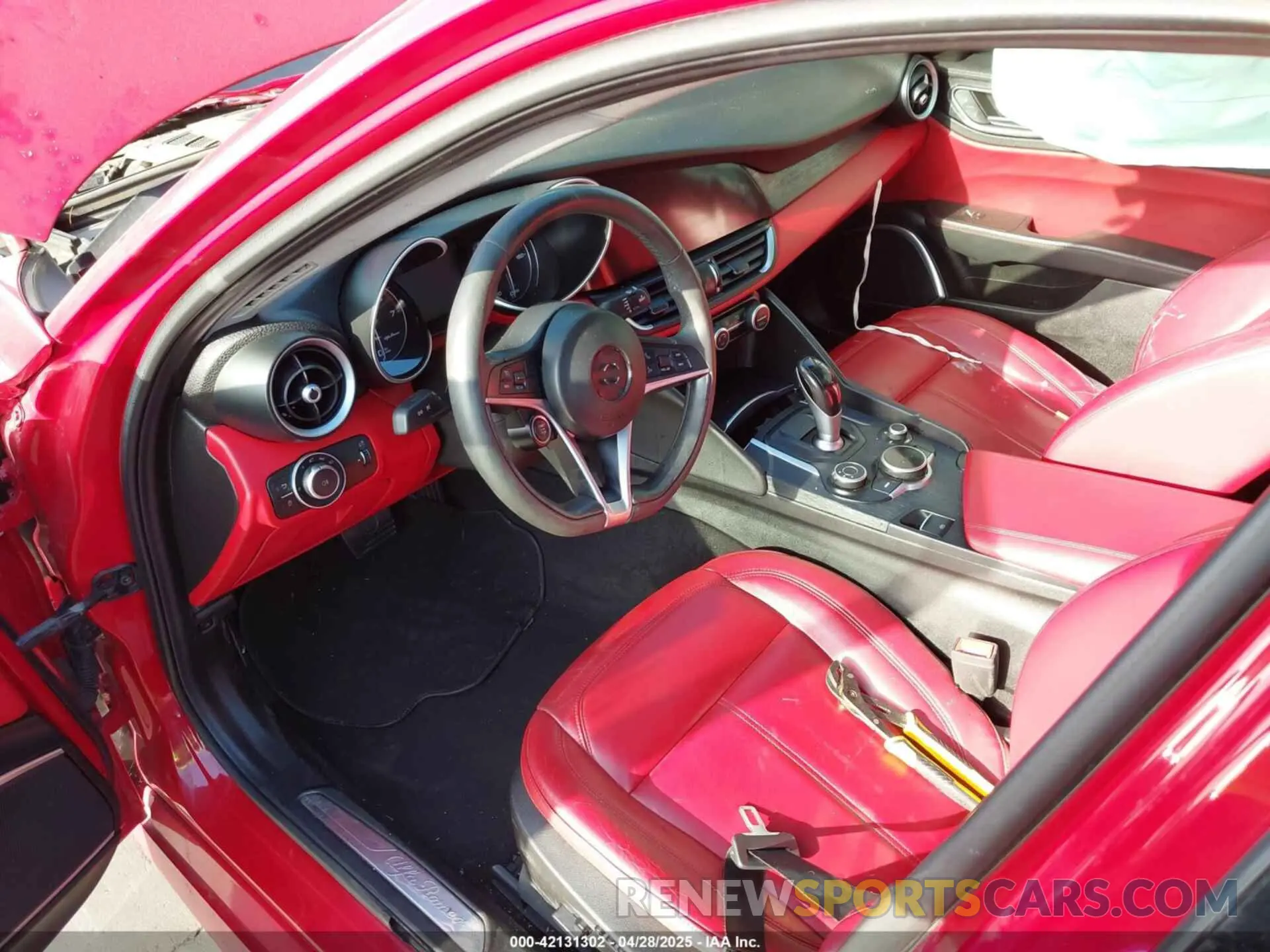 22 fotografías del automóvil dañado ZARFAMAN8K7621009 ALFA ROMEO GIULIA 2019