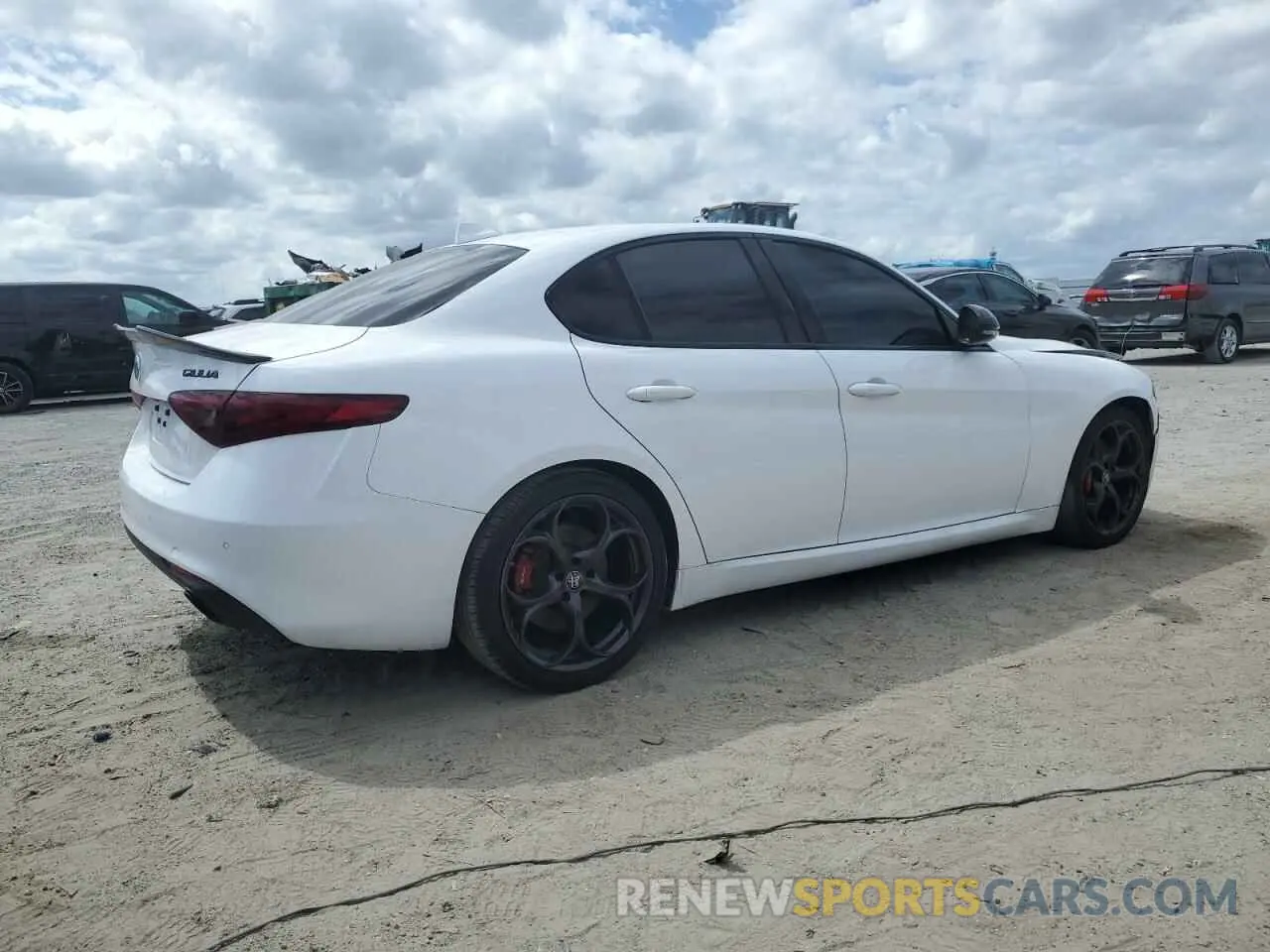 3 fotografías del automóvil dañado ZARFAMANXK7600999 ALFA ROMEO GIULIA 2019