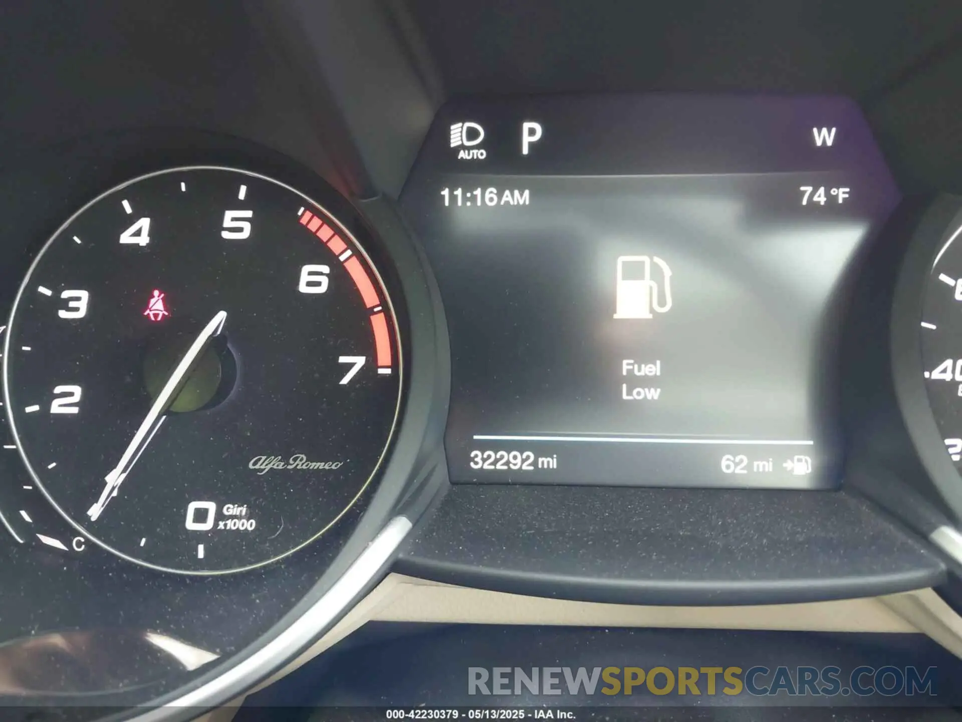 16 fotografías del automóvil dañado ZARFAMBN0K7607037 ALFA ROMEO GIULIA 2019