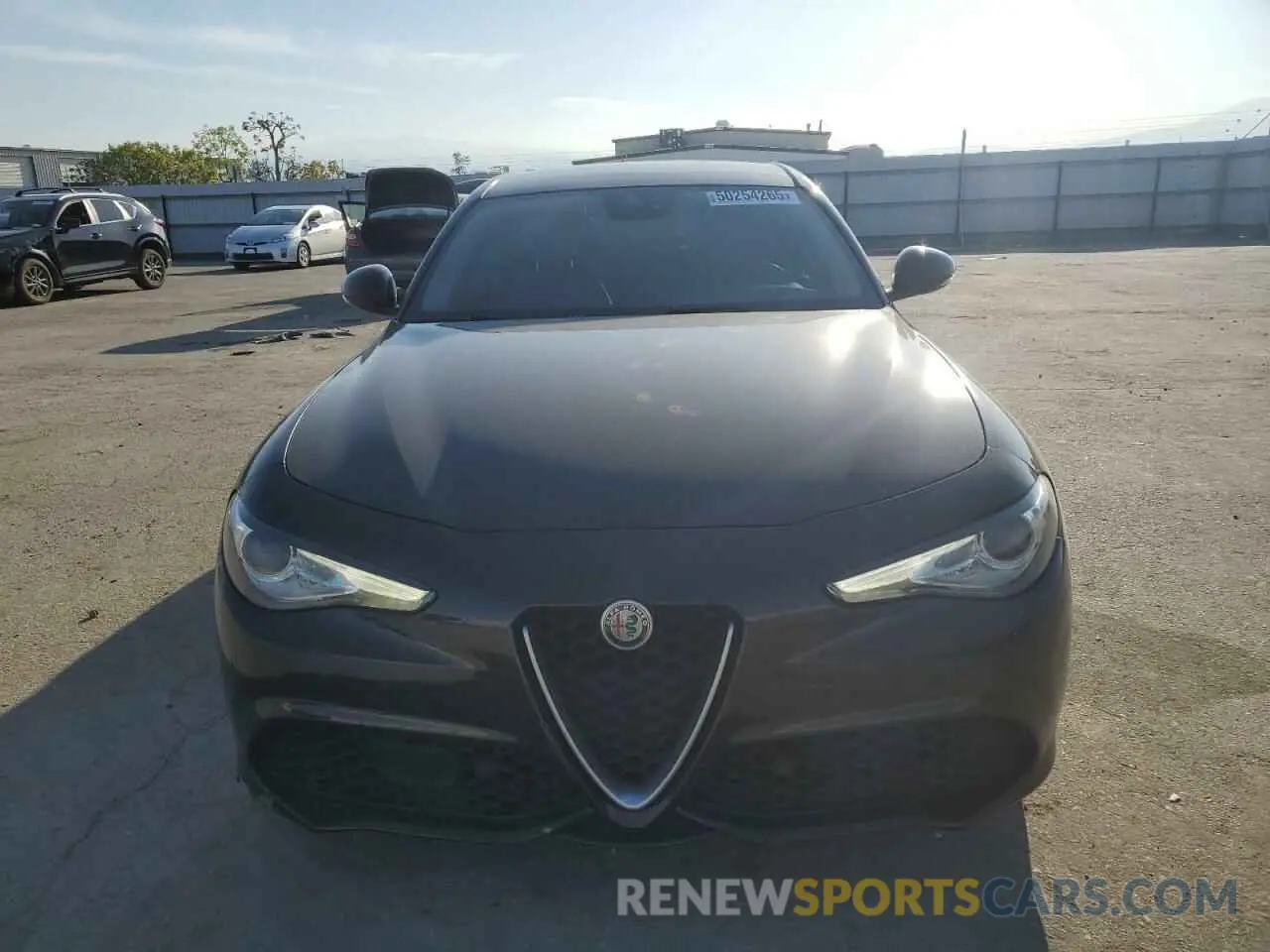 5 fotografías del automóvil dañado ZARFAMBN2K7603815 ALFA ROMEO GIULIA 2019