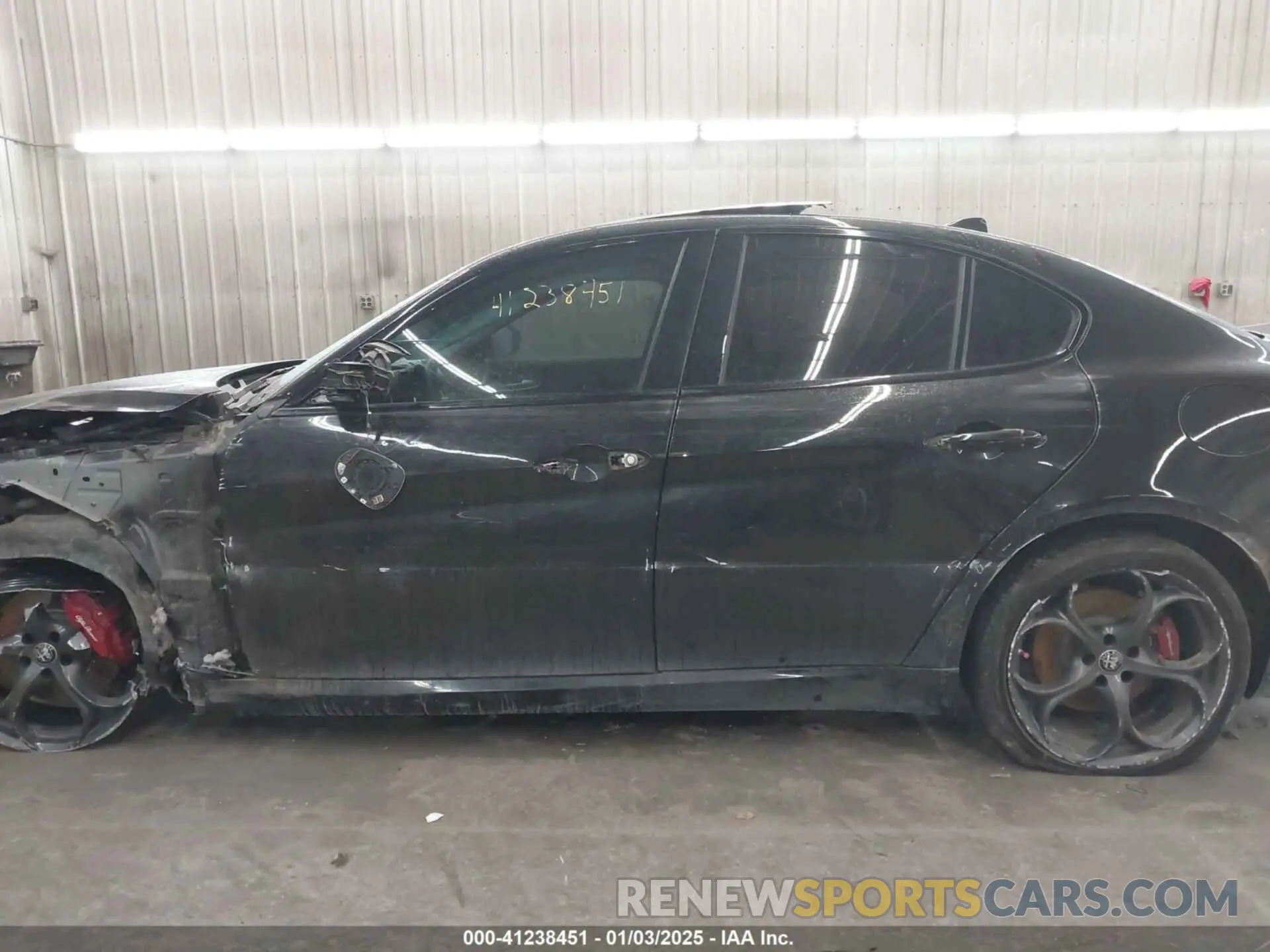 14 fotografías del automóvil dañado ZARFAMBN3K7608778 ALFA ROMEO GIULIA 2019