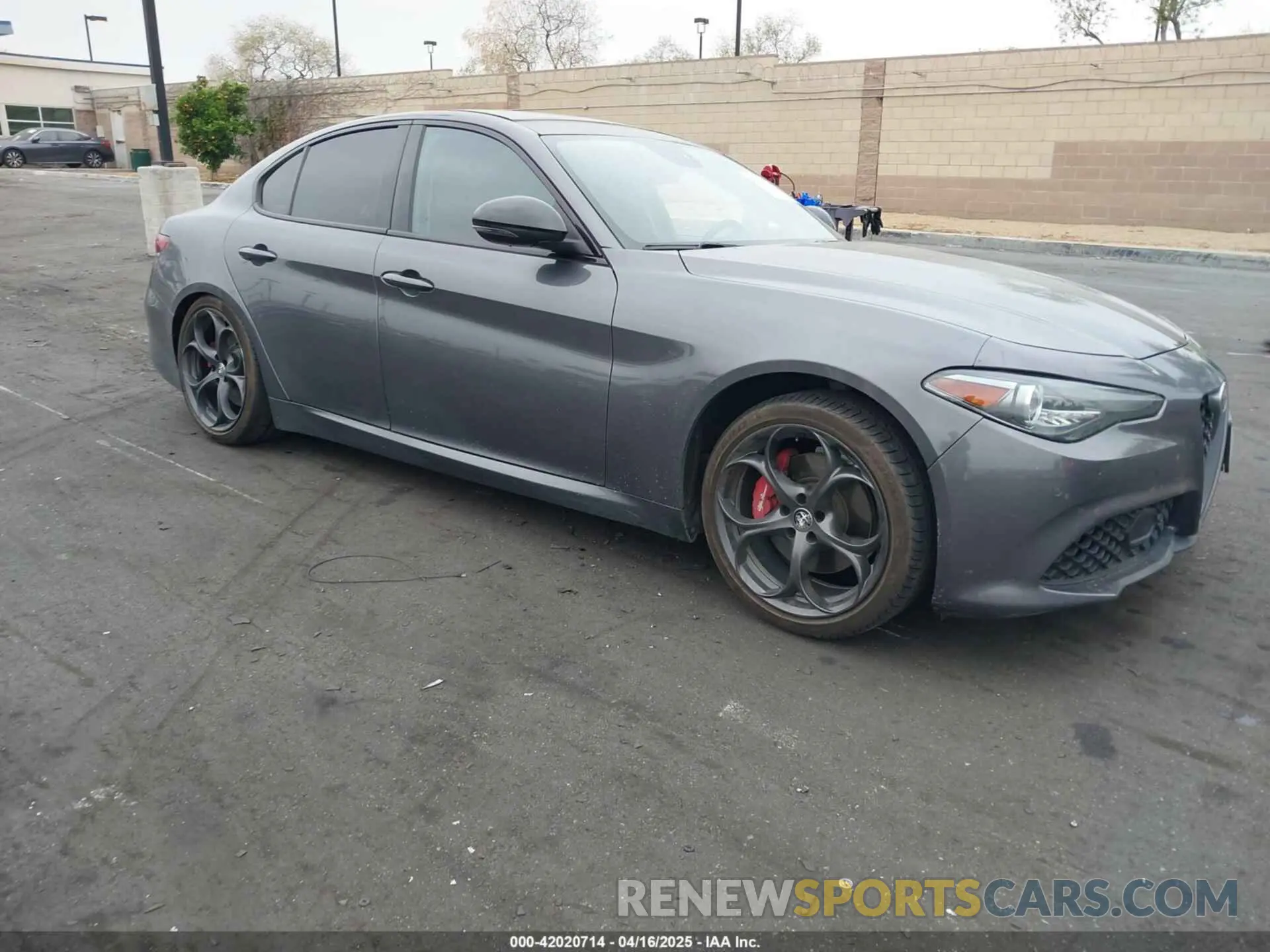 14 fotografías del automóvil dañado ZARFAMBN6K7607298 ALFA ROMEO GIULIA 2019
