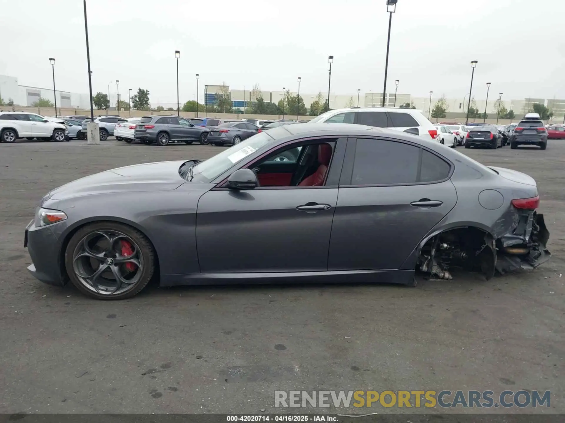 15 fotografías del automóvil dañado ZARFAMBN6K7607298 ALFA ROMEO GIULIA 2019