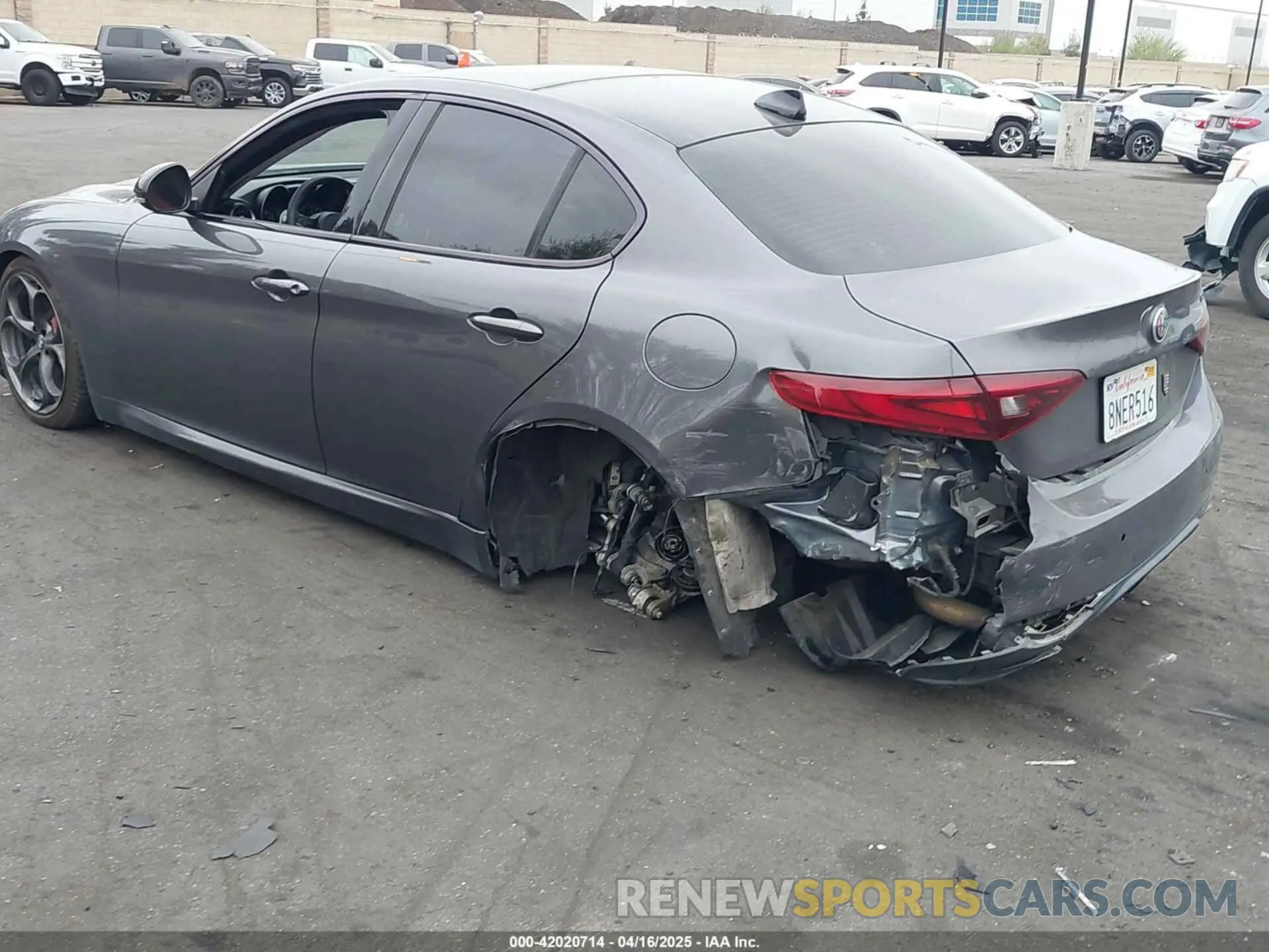 3 fotografías del automóvil dañado ZARFAMBN6K7607298 ALFA ROMEO GIULIA 2019