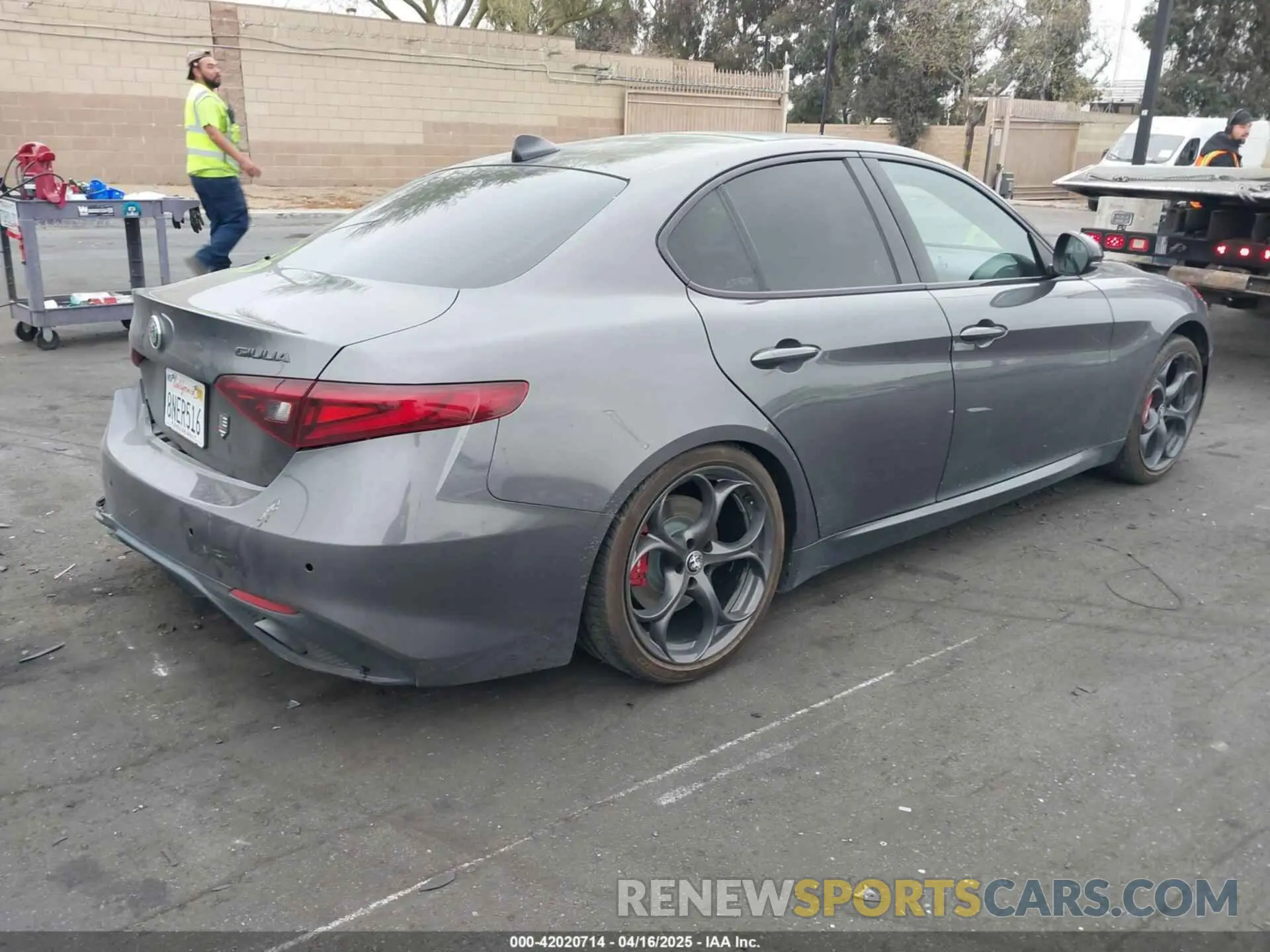 4 fotografías del automóvil dañado ZARFAMBN6K7607298 ALFA ROMEO GIULIA 2019