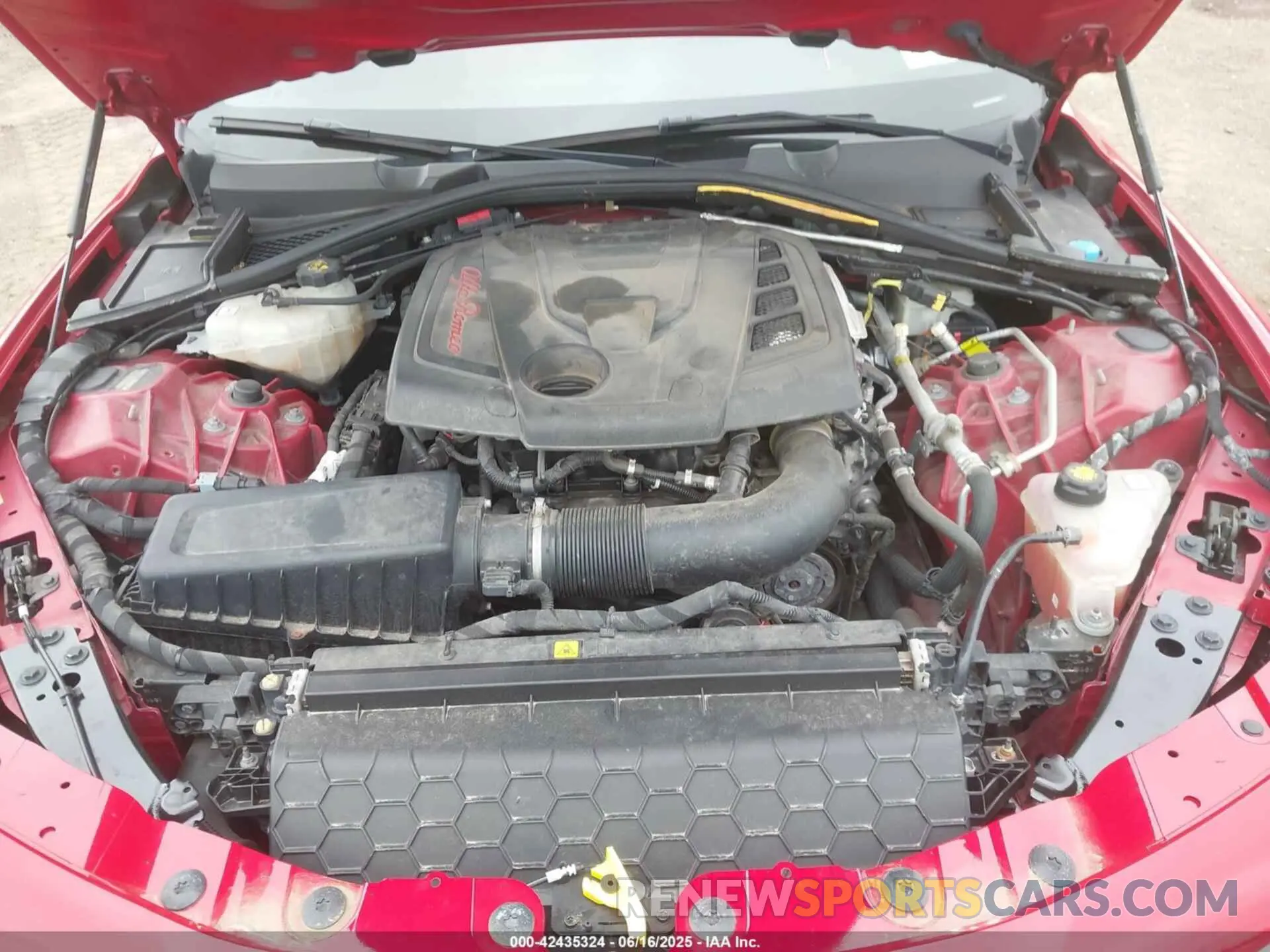10 fotografías del automóvil dañado ZARFANAN1K7598906 ALFA ROMEO GIULIA 2019