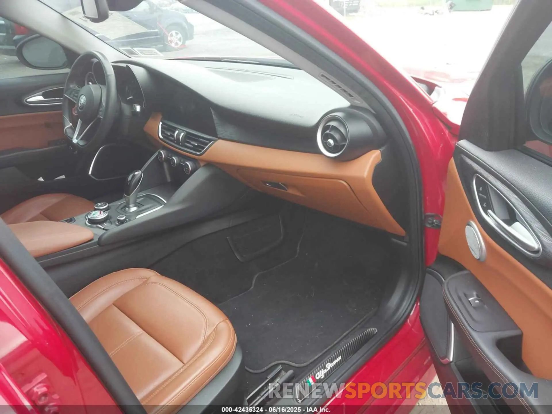5 fotografías del automóvil dañado ZARFANAN1K7598906 ALFA ROMEO GIULIA 2019