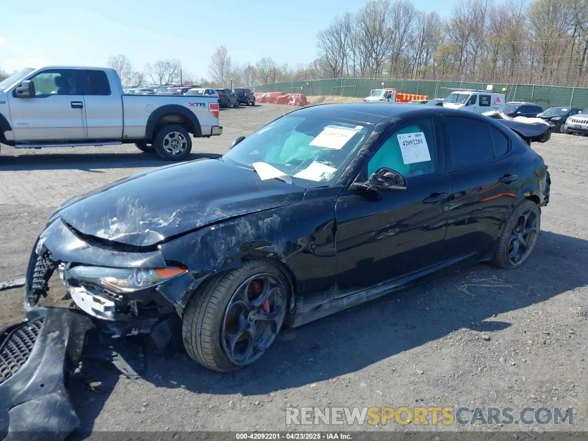 2 fotografías del automóvil dañado ZARFANBN8K7603243 ALFA ROMEO GIULIA 2019