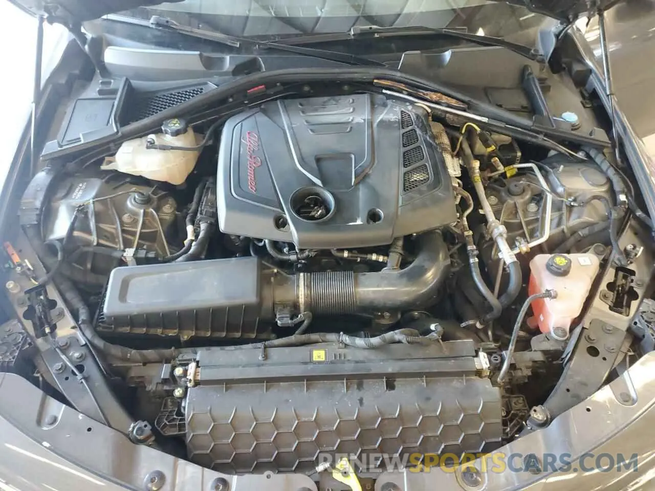 12 fotografías del automóvil dañado ZARFANBN8K7603937 ALFA ROMEO GIULIA 2019