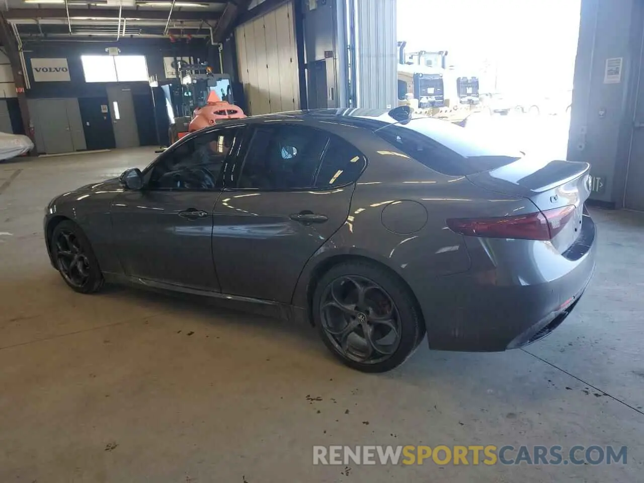 2 fotografías del automóvil dañado ZARFANBN8K7603937 ALFA ROMEO GIULIA 2019