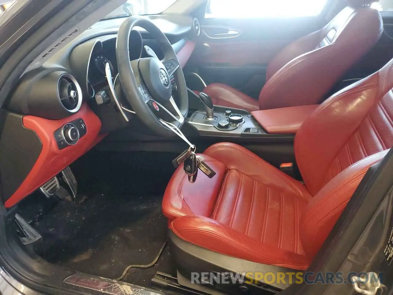 7 fotografías del automóvil dañado ZARFANBN8K7603937 ALFA ROMEO GIULIA 2019
