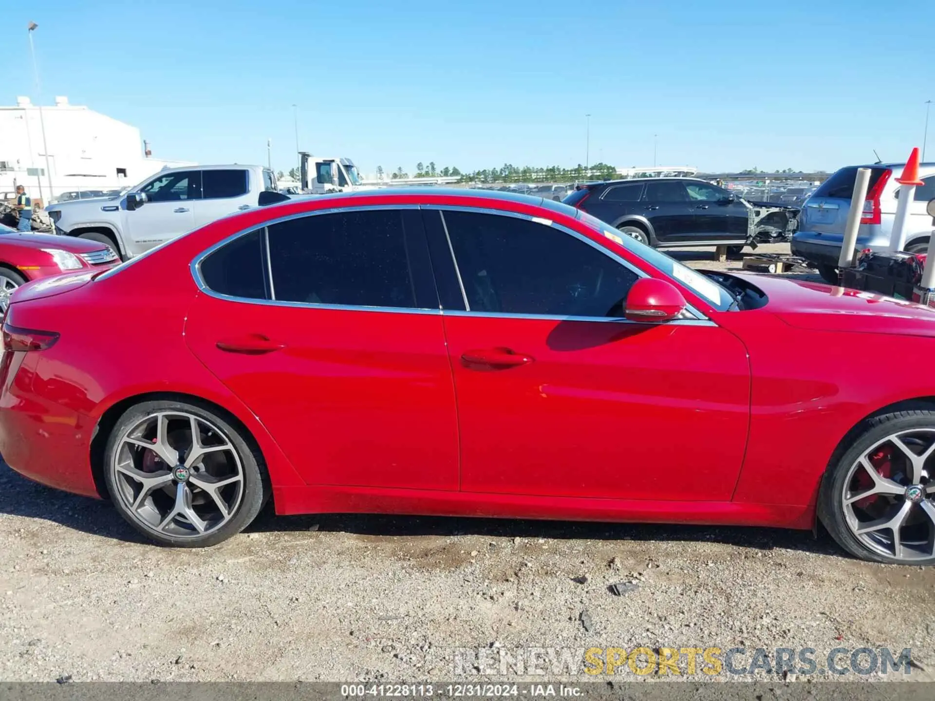 13 fotografías del automóvil dañado ZARFANBN9K7618754 ALFA ROMEO GIULIA 2019