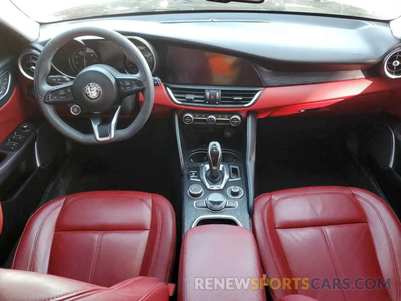8 fotografías del automóvil dañado ZARFAMANXL7629565 ALFA ROMEO GIULIA 2020