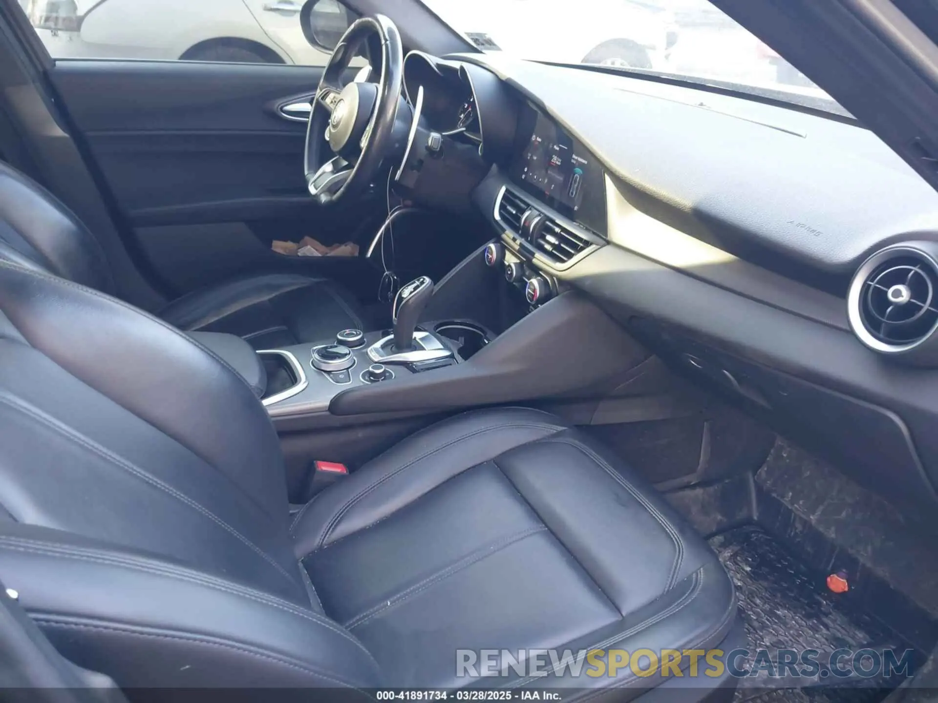 5 fotografías del automóvil dañado ZARFANAN6L7629665 ALFA ROMEO GIULIA 2020