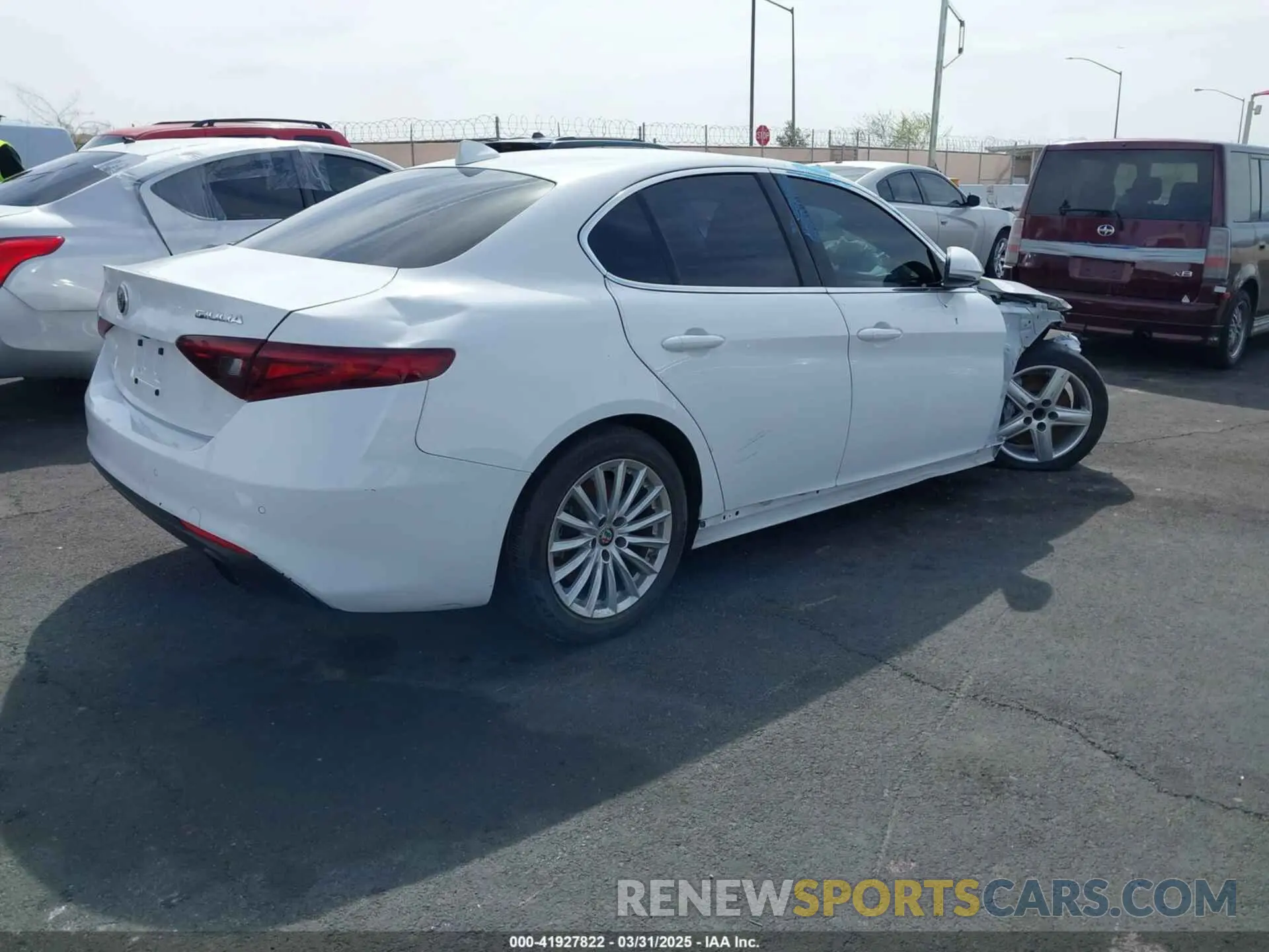 4 fotografías del automóvil dañado ZARFAMAN7M7639925 ALFA ROMEO GIULIA 2021