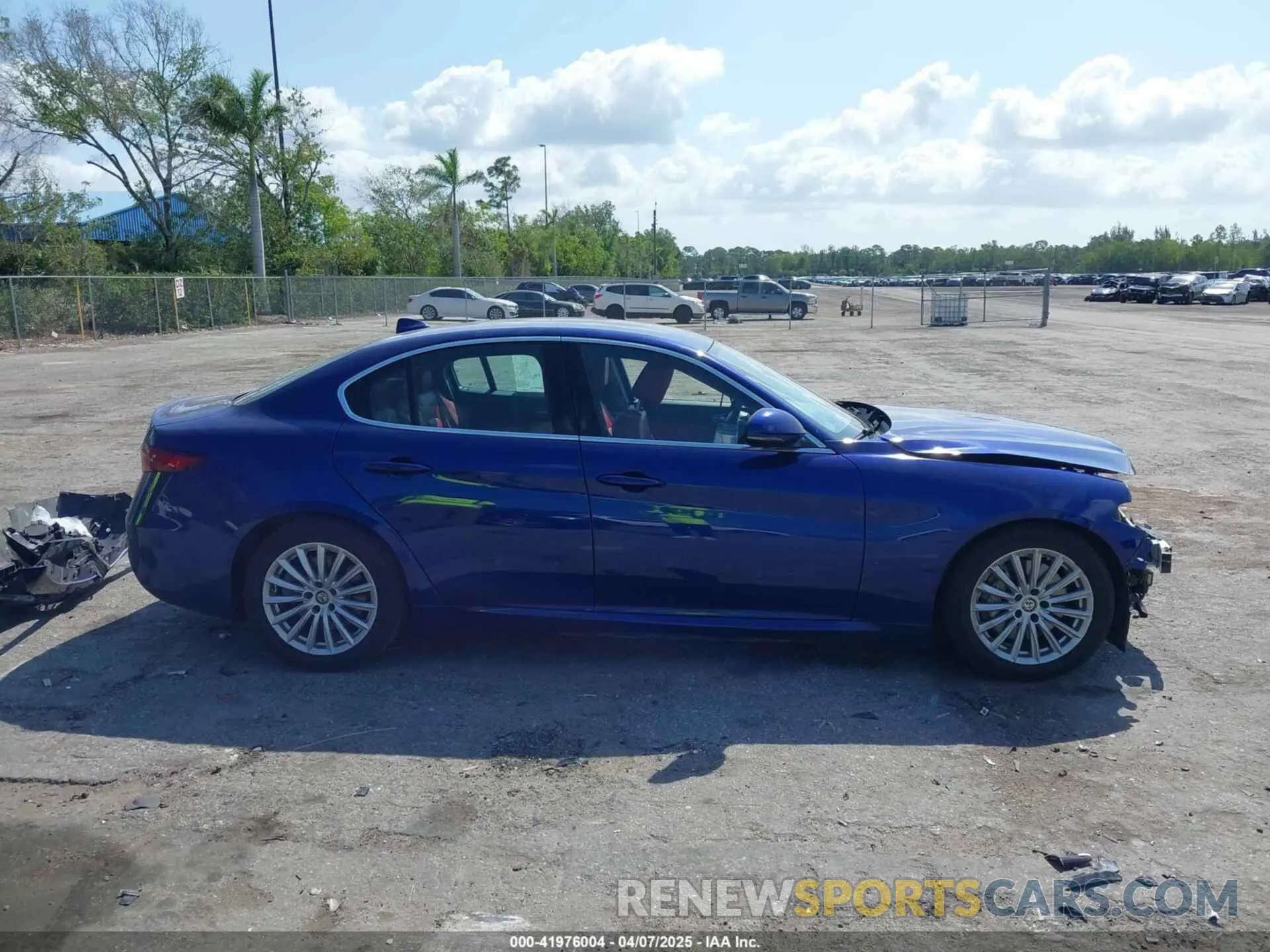14 fotografías del automóvil dañado ZARFAMAN7M7643215 ALFA ROMEO GIULIA 2021