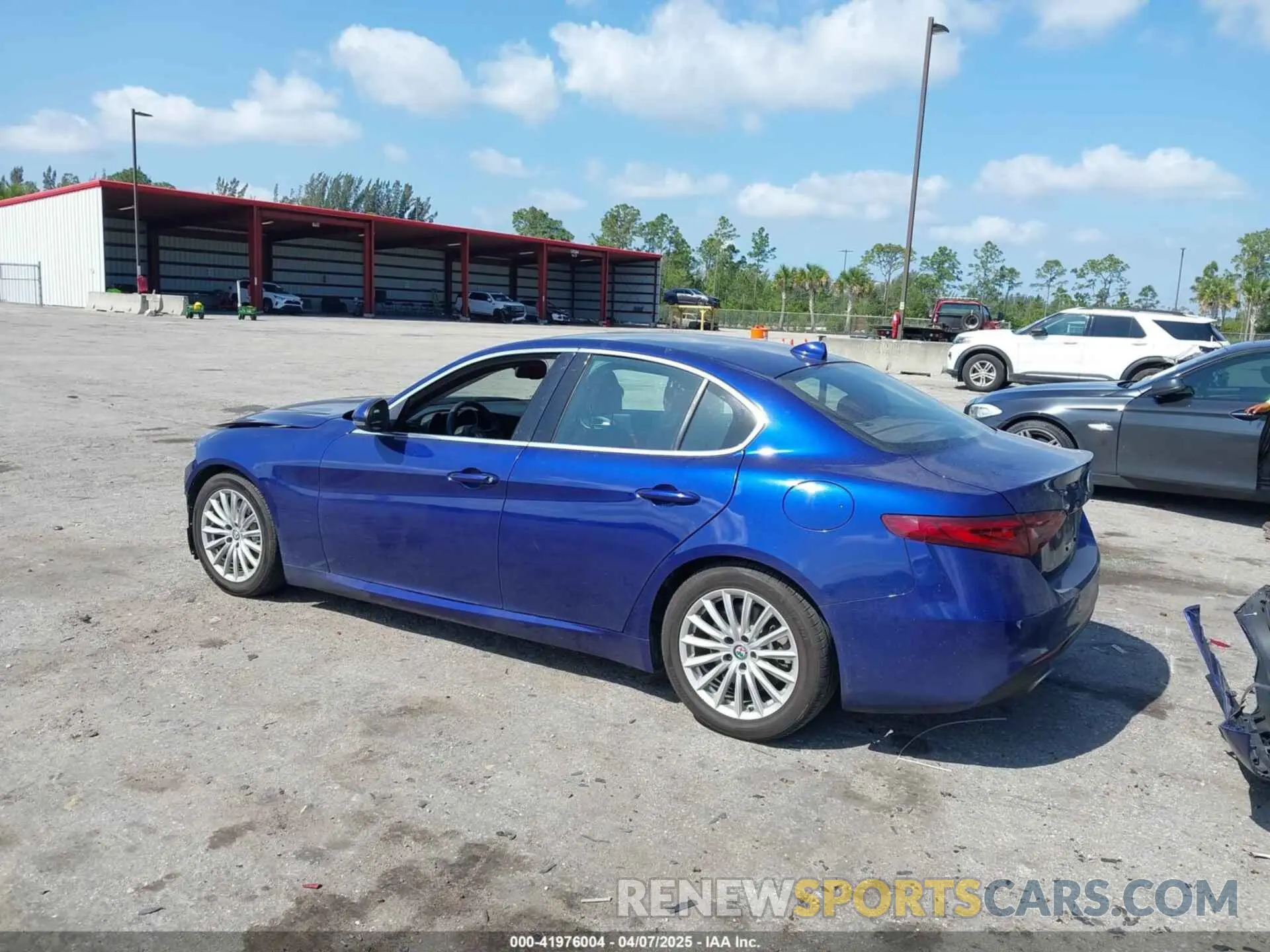 3 fotografías del automóvil dañado ZARFAMAN7M7643215 ALFA ROMEO GIULIA 2021