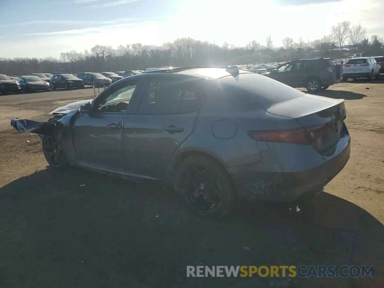2 fotografías del automóvil dañado ZARFAMAN9M7647301 ALFA ROMEO GIULIA 2021