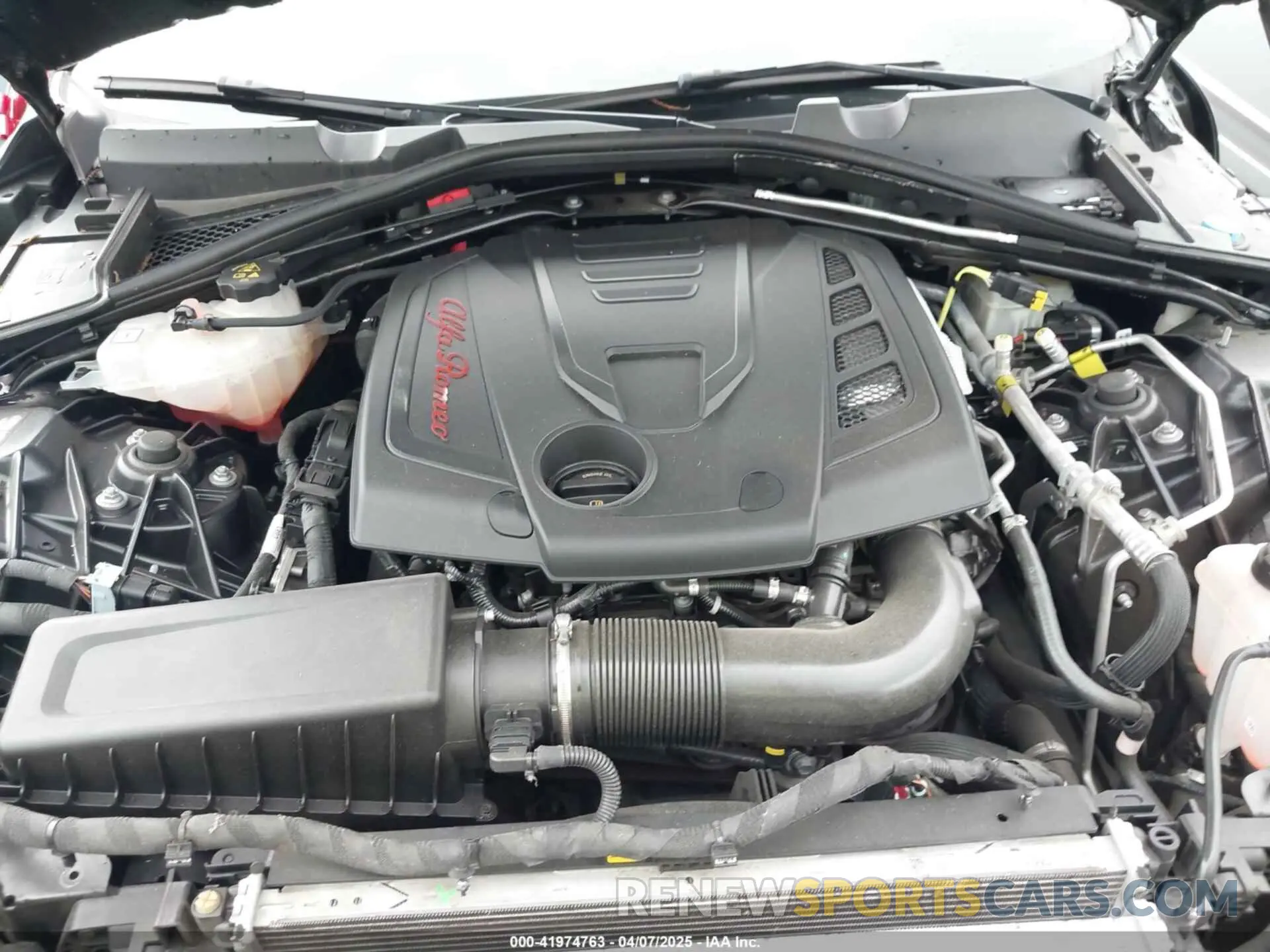 10 fotografías del automóvil dañado ZARFAMBN0M7639439 ALFA ROMEO GIULIA 2021